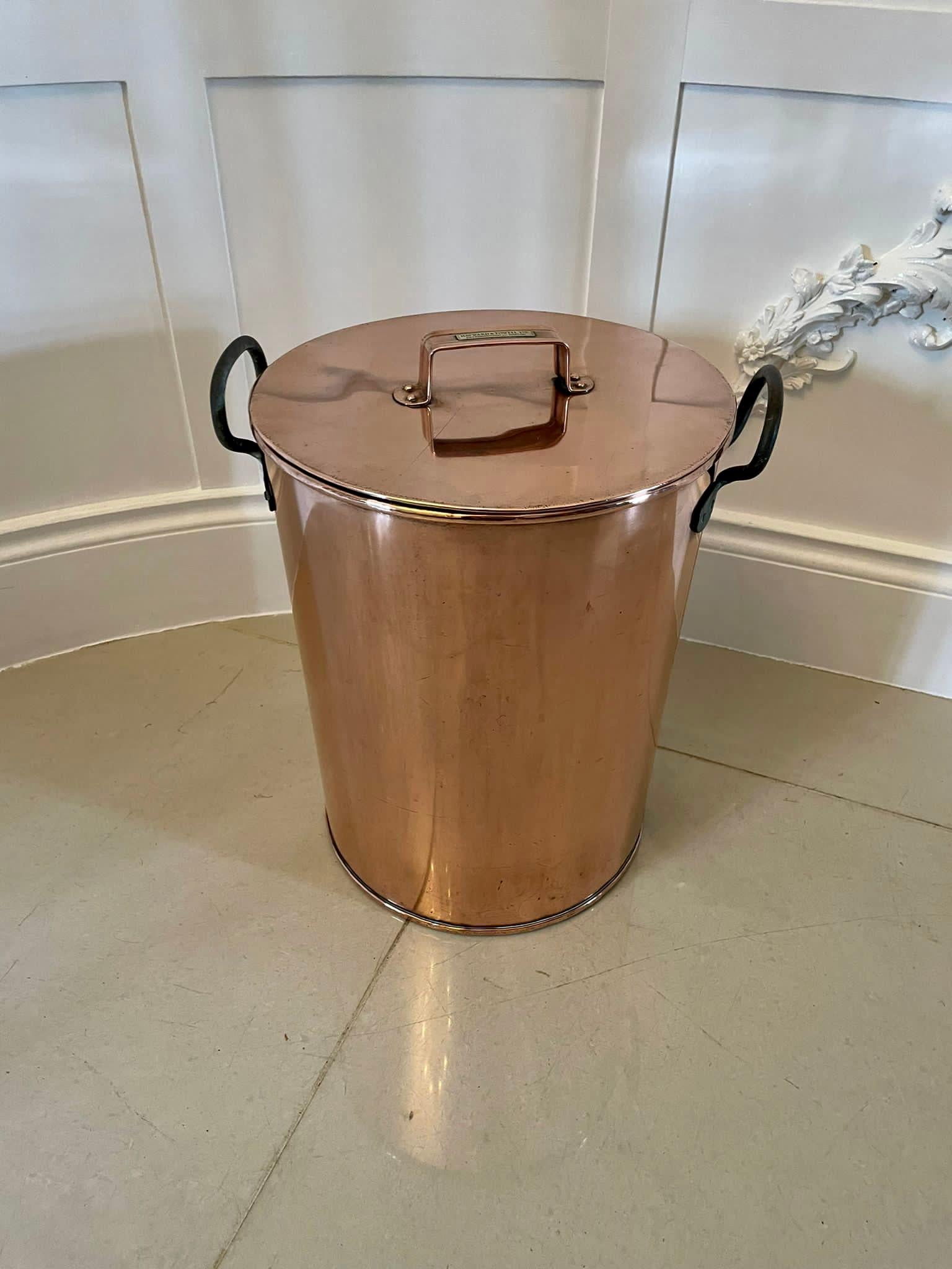 Large Antique Copper Lidded Pot by Hayward & Towell of Peterborough and Boston In Good Condition For Sale In Suffolk, GB