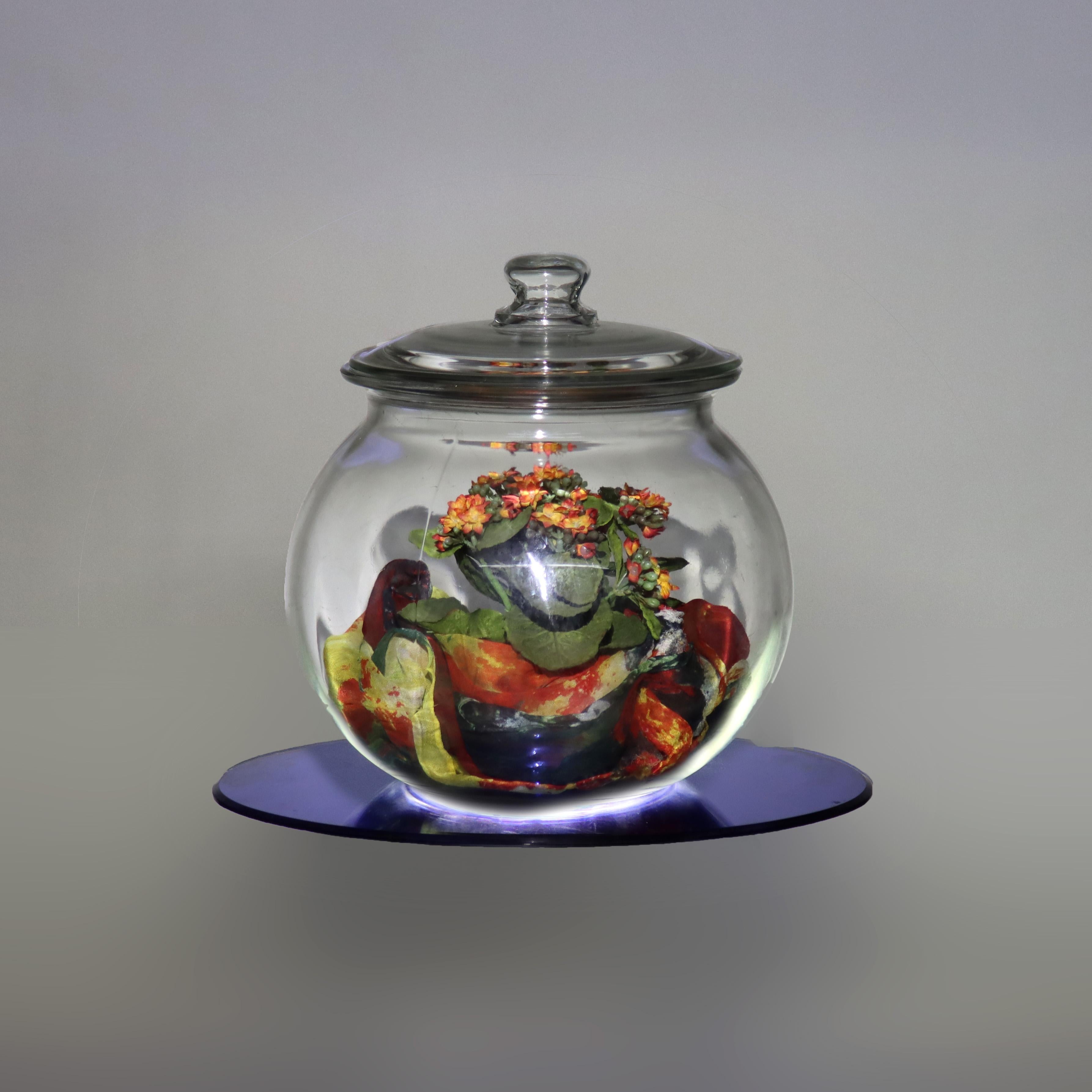 Großes antikes Landgeschäft Glas Candy Jar C1900.   

Ein antikes Glas-Bonbonglas aus den frühen 1900er Jahren, das typischerweise in Landgeschäften verwendet wurde. Die klassische runde Form mit dem passenden Glasdeckel verkörpert die Schlichtheit