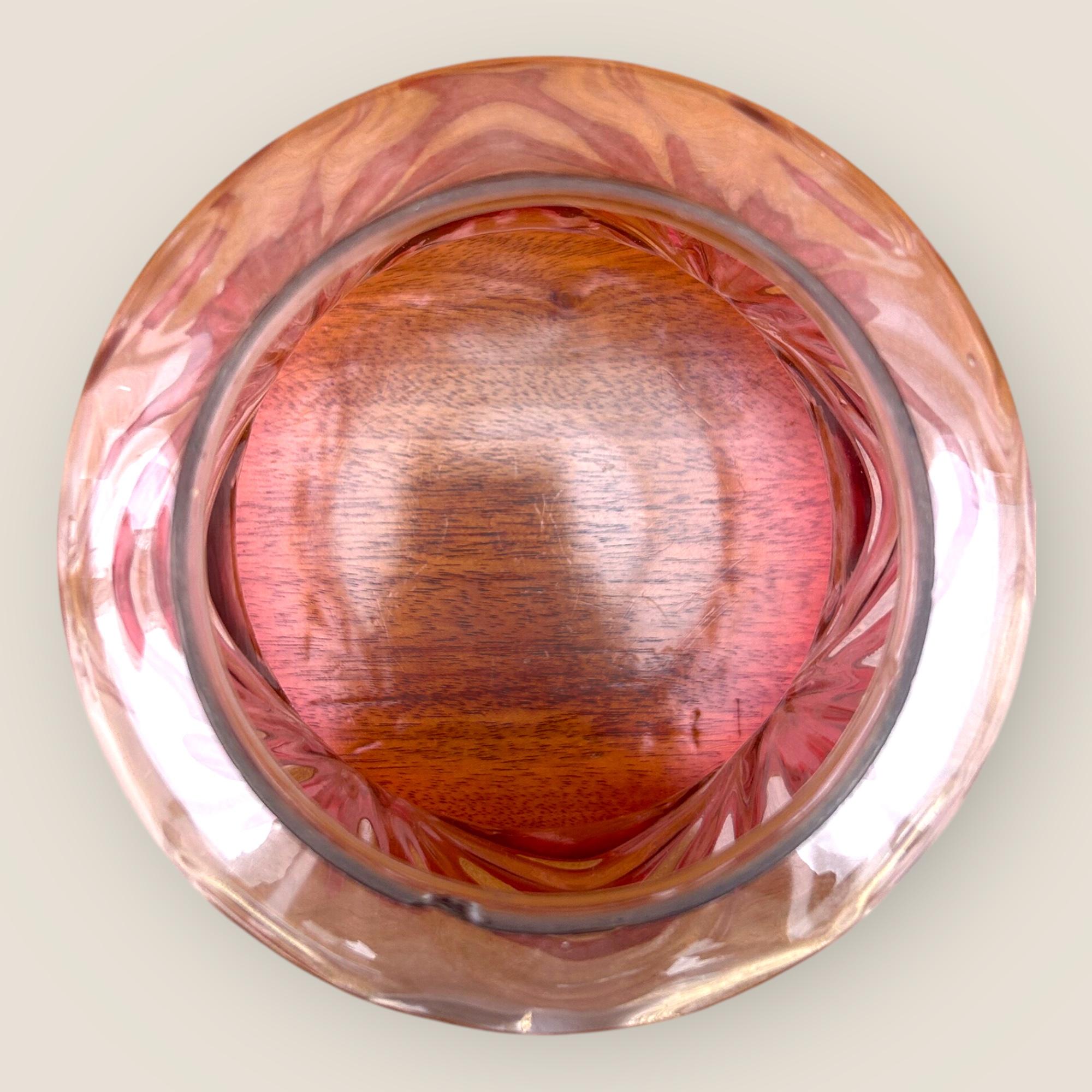 Grande lampe à huile ancienne en laiton Cranberry en vente 4