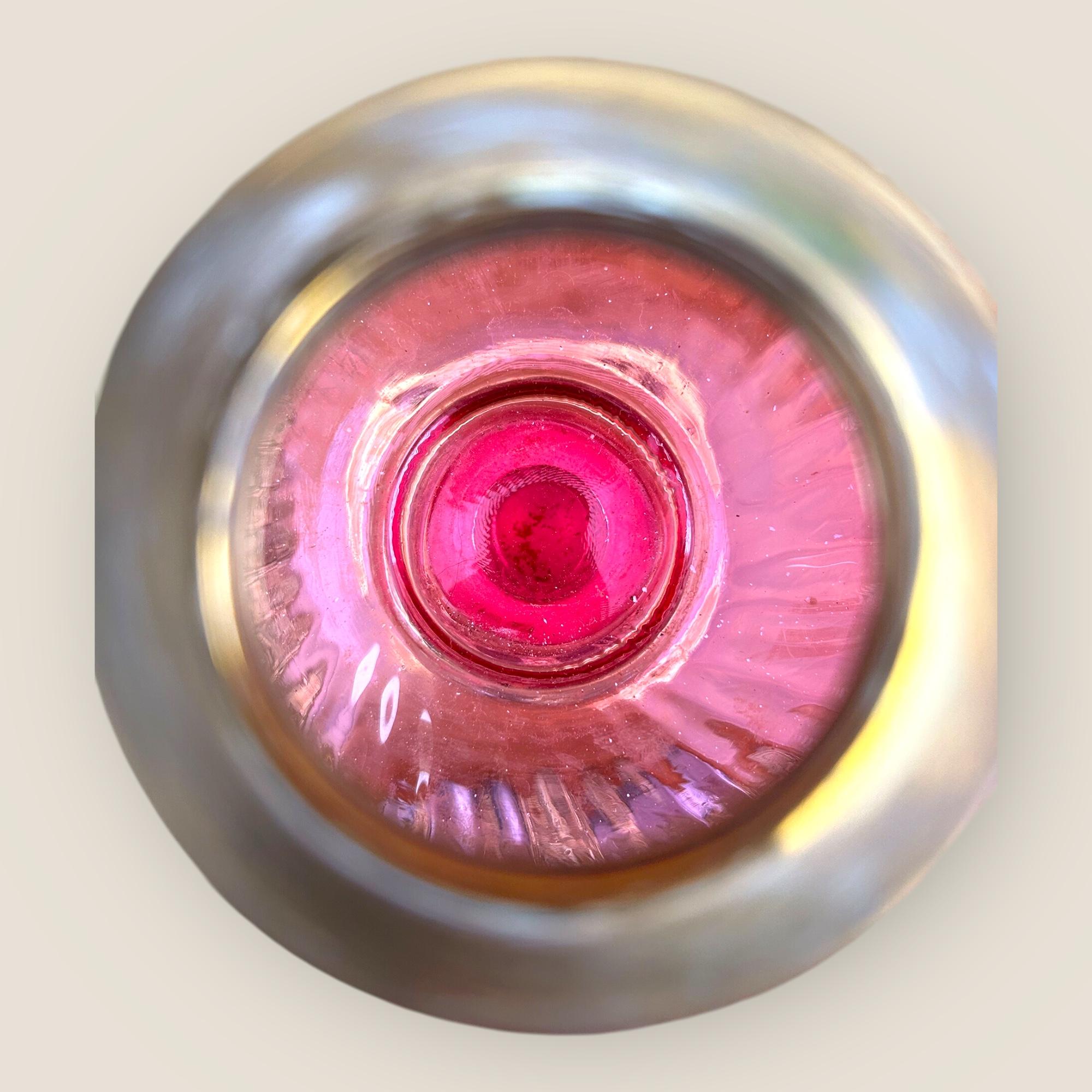 Grande lampe à huile ancienne en laiton Cranberry en vente 7
