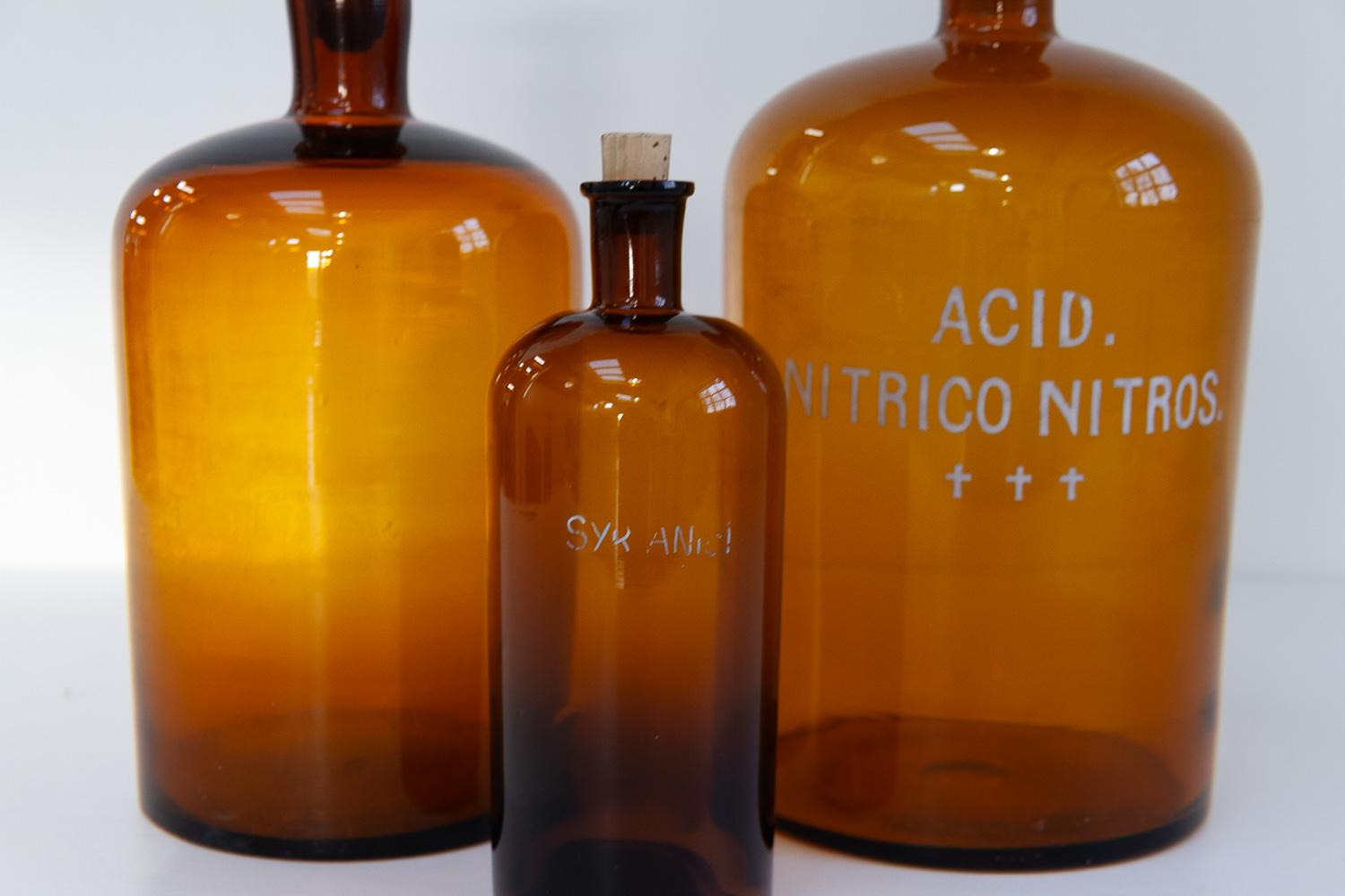 Large Antique Danish Pharmacy Glass Bottles, 1900s. Set of 3. In Good Condition For Sale In Asaa, DK