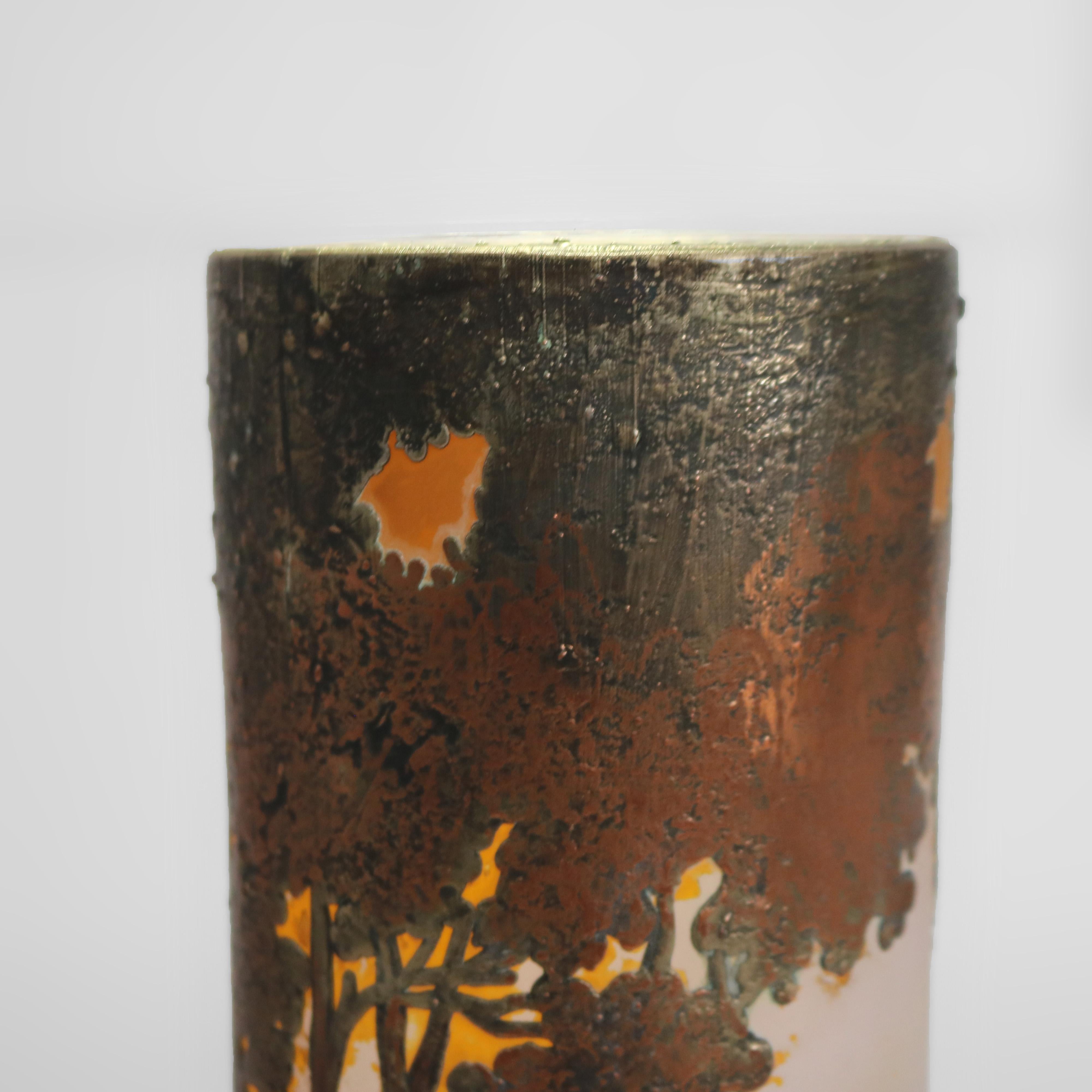 Verre Grand vase de paysage ancien Daum Nancy à dos découpé non signé C1910 en vente