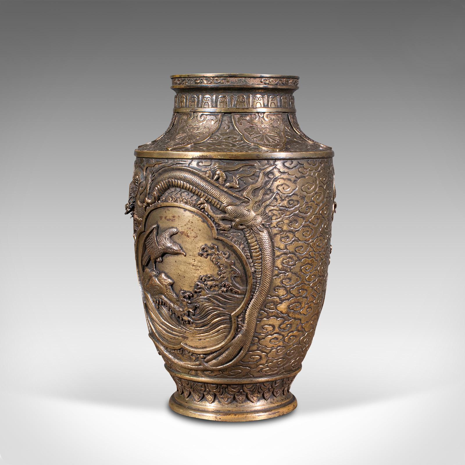 Large Antique Decorative Vase, Japanese, Bronze, Meiji Period, Urn, Victorian In Good Condition For Sale In Hele, Devon, GB
