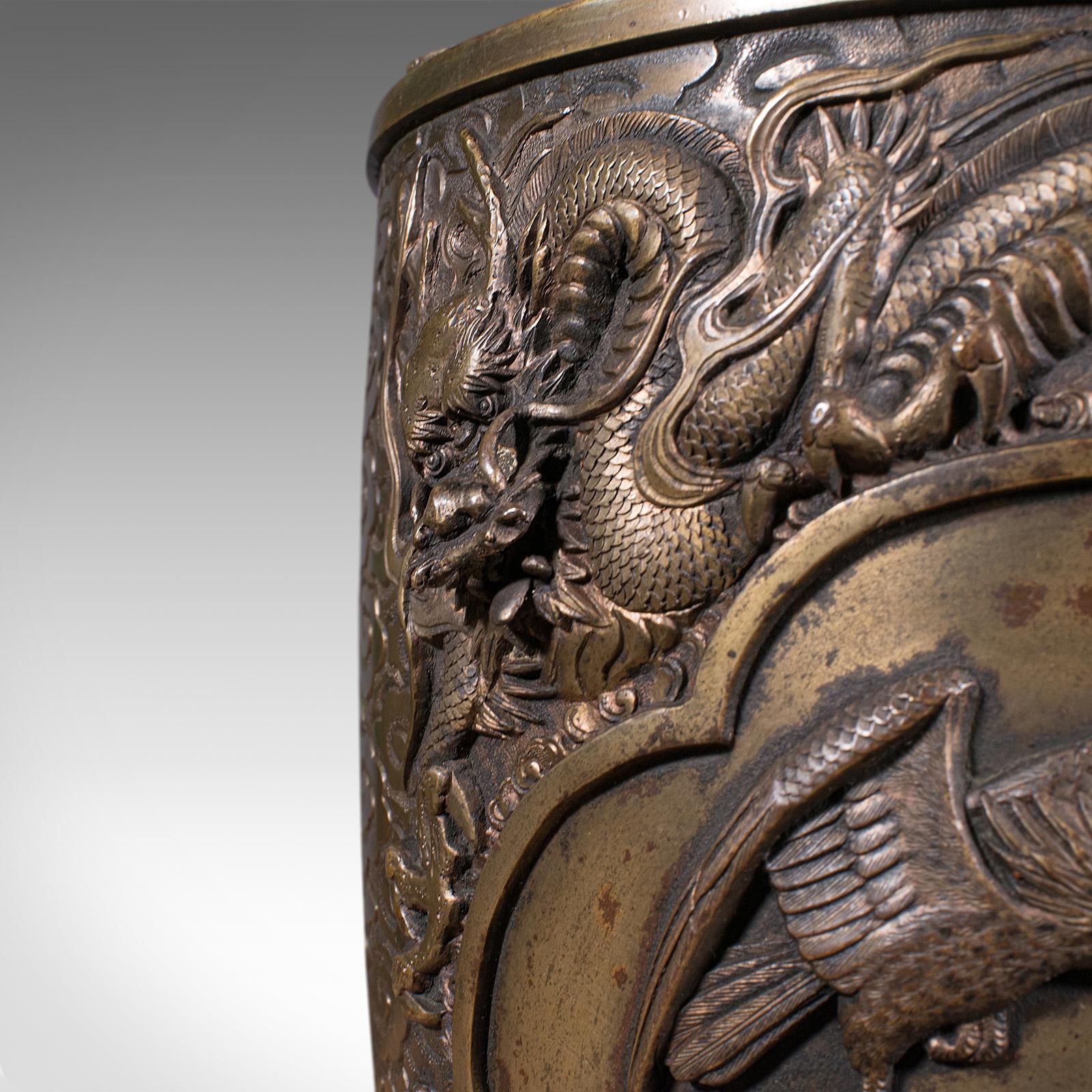 Grand vase décoratif ancien japonais, bronze, période Meiji, urne, victorien en vente 3