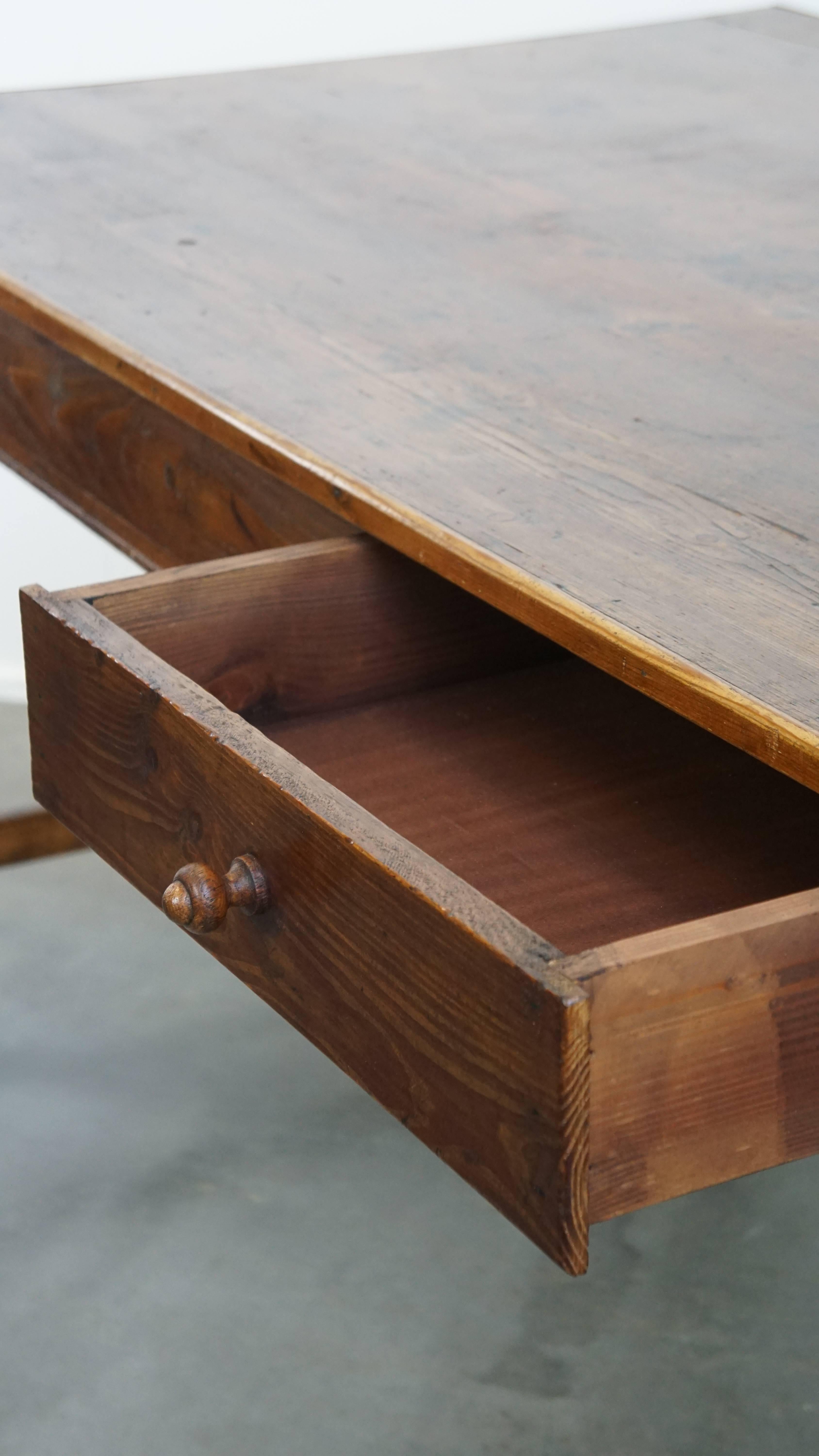 Large Antique Dining Table with Drawer en vente 3