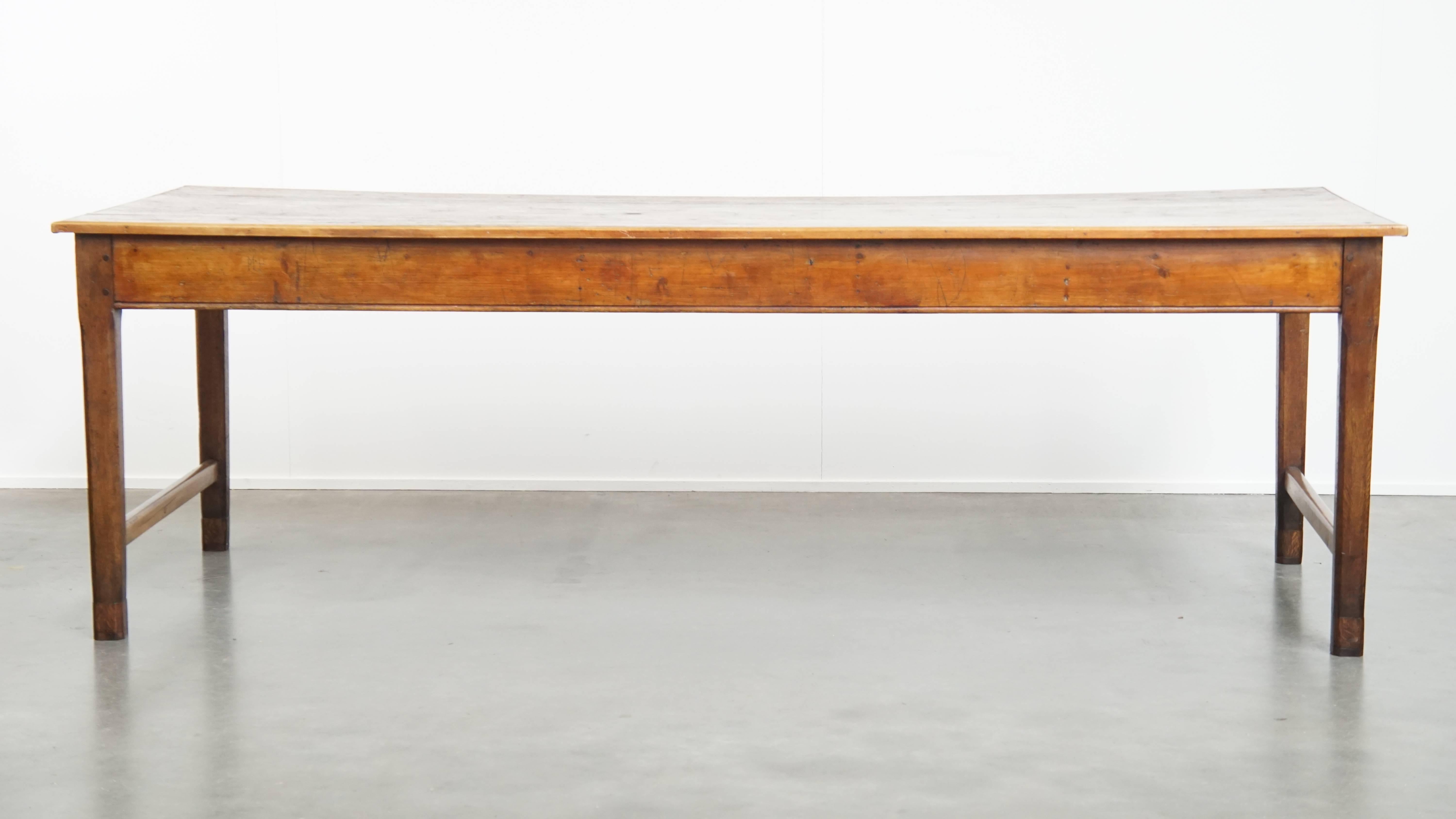 Fait main Large Antique Dining Table with Drawer en vente