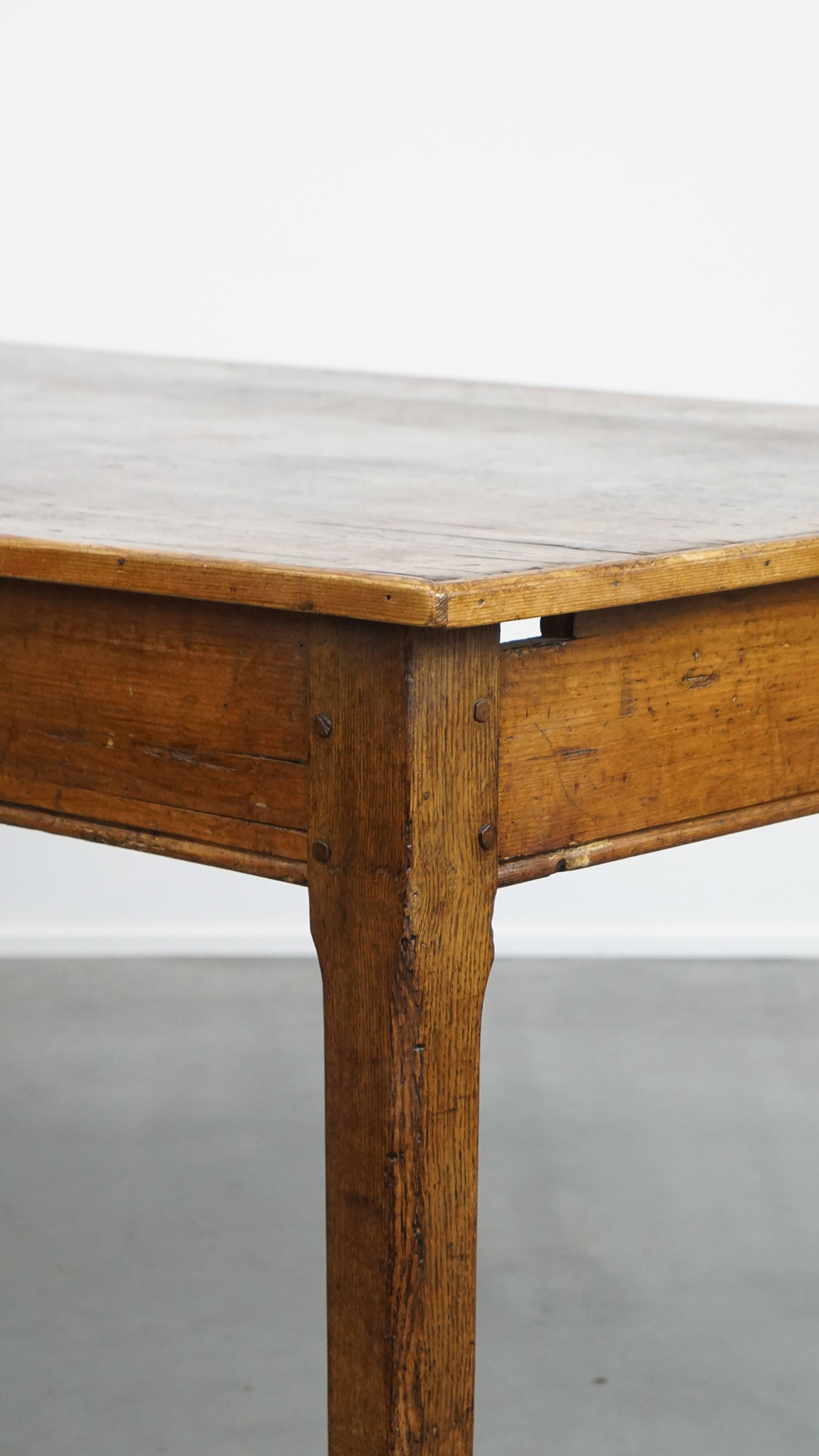 XIXe siècle Large Antique Dining Table with Drawer en vente