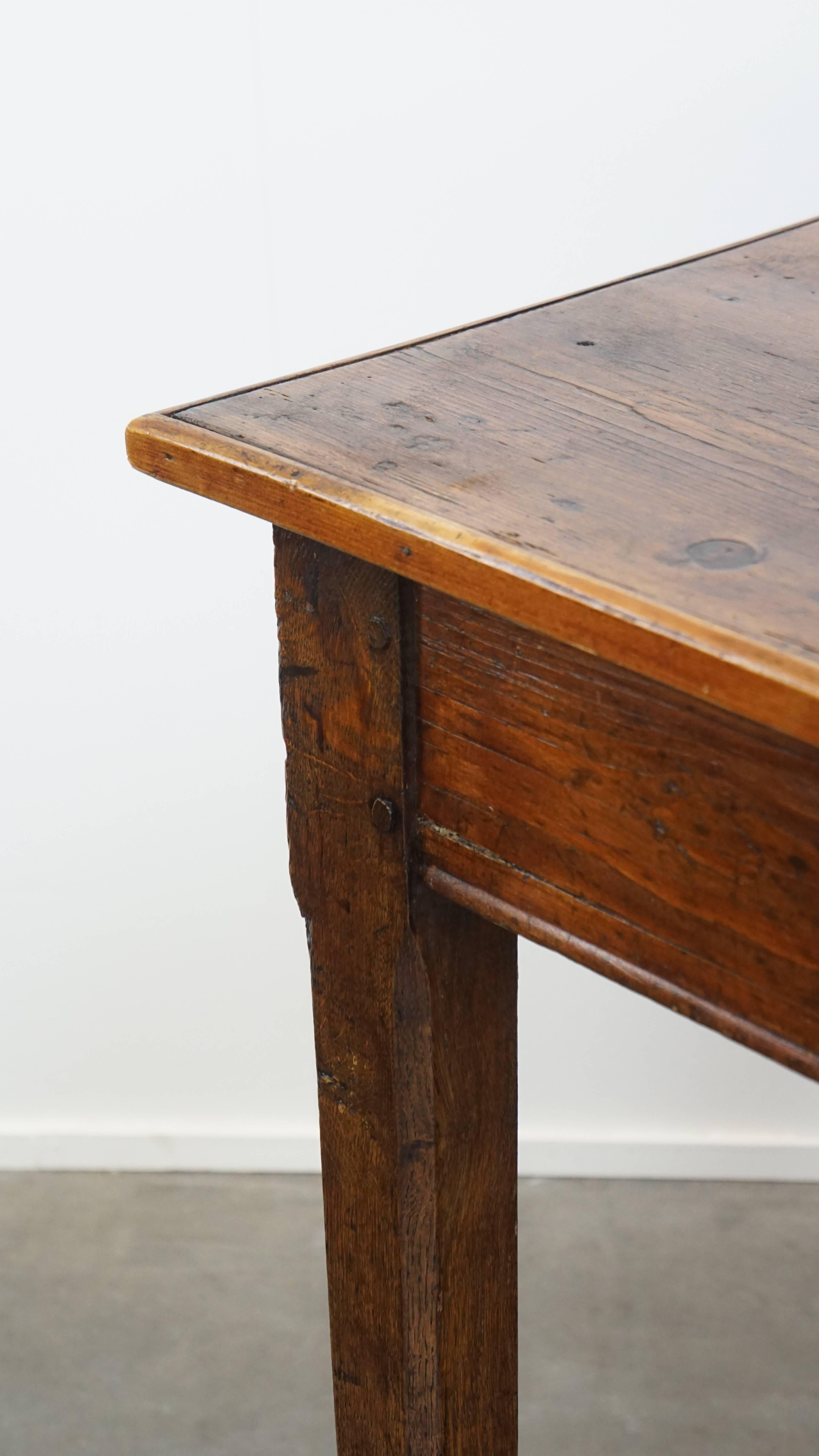 Large Antique Dining Table with Drawer en vente 1