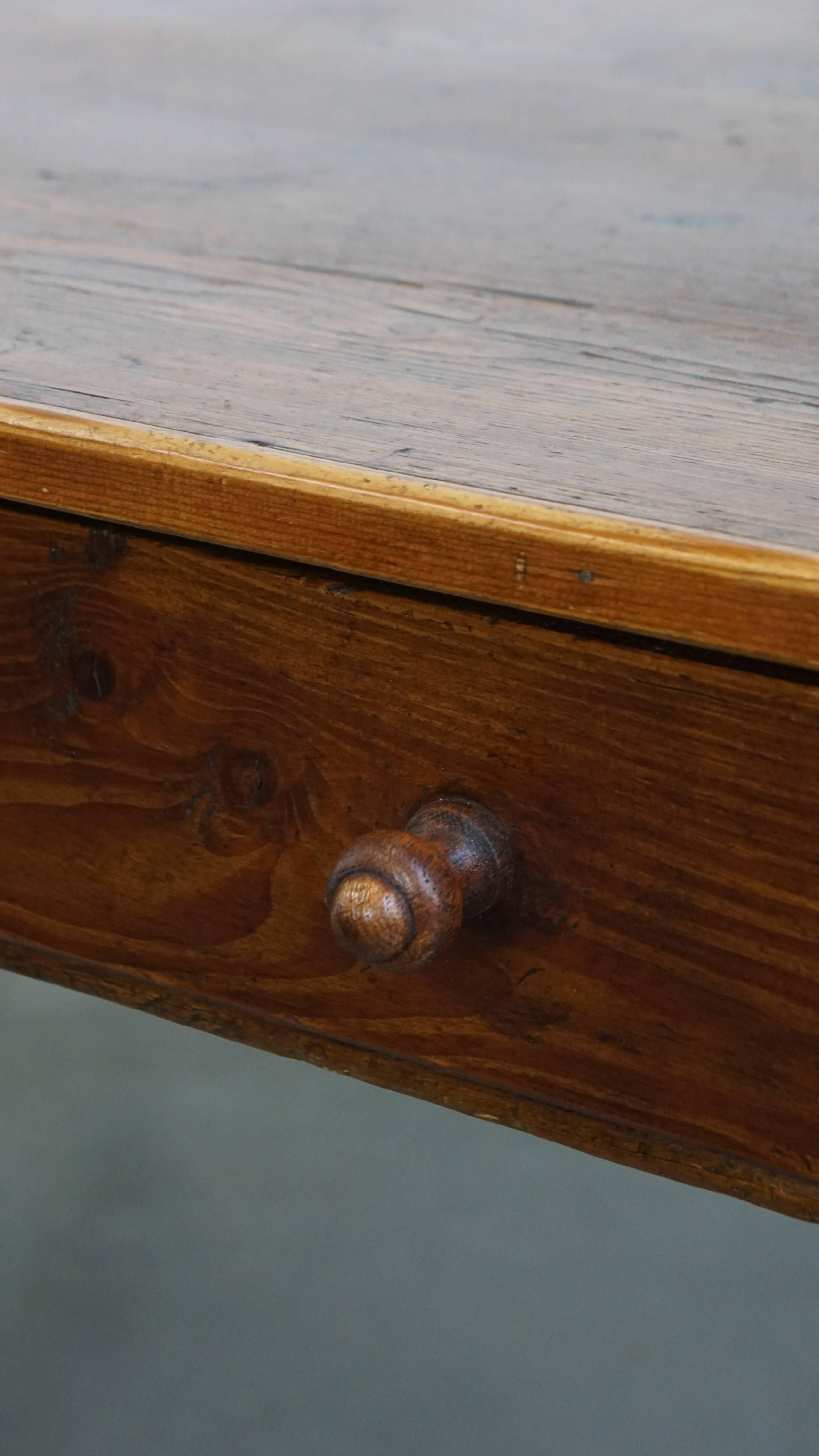 Large Antique Dining Table with Drawer en vente 2
