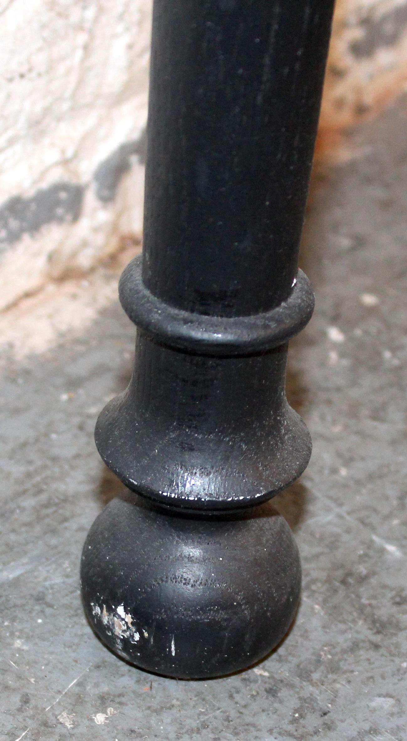 Grande vitrine ancienne de Charles F. Biele and Sons en vente 7