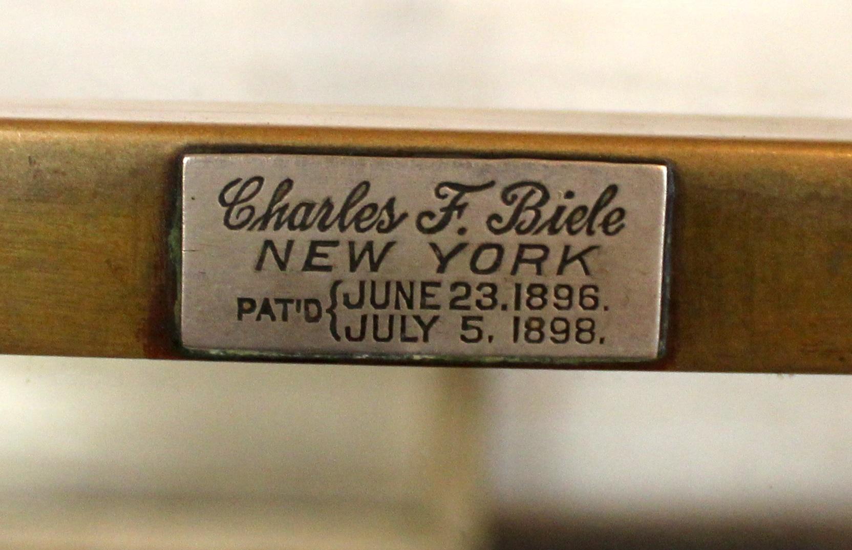 Fin du XIXe siècle Grande vitrine ancienne de Charles F. Biele and Sons en vente