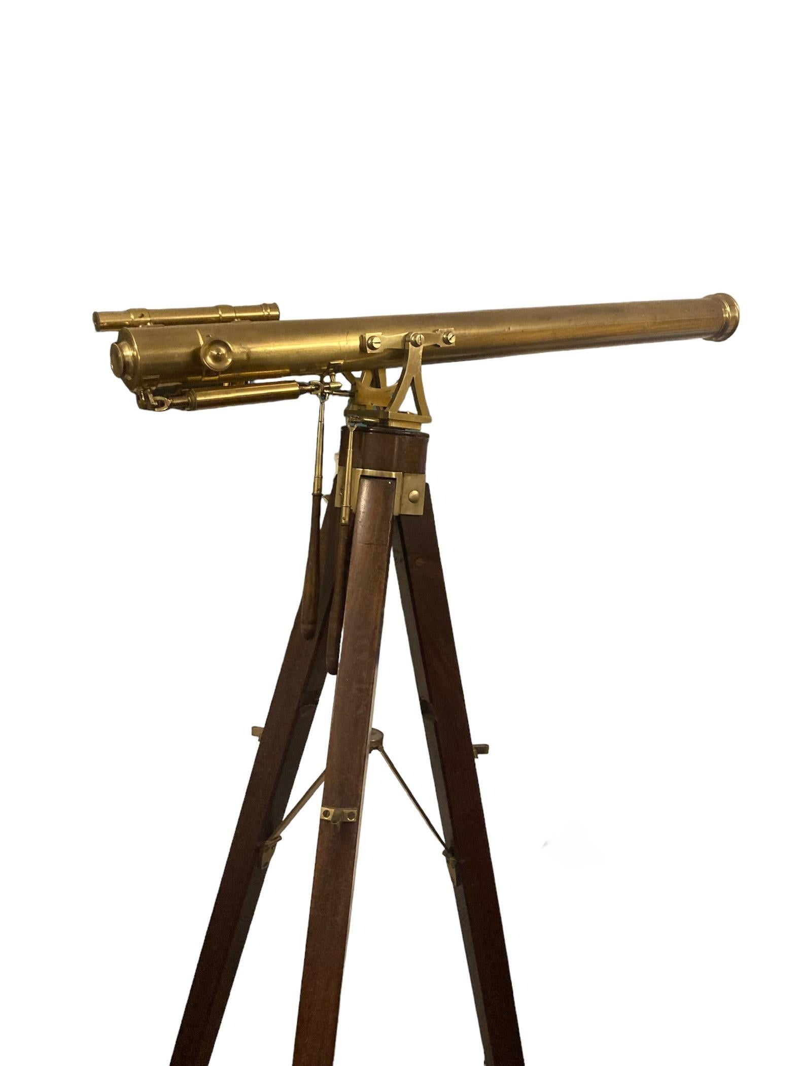 Large Antique Dolland & Co 1890 Brass Telescope with Mahogany box with accessories. This amazing historic telescope dating back to 1890 with original labelled case has all working accessories and has both working and ornamental value. Engraved brass
