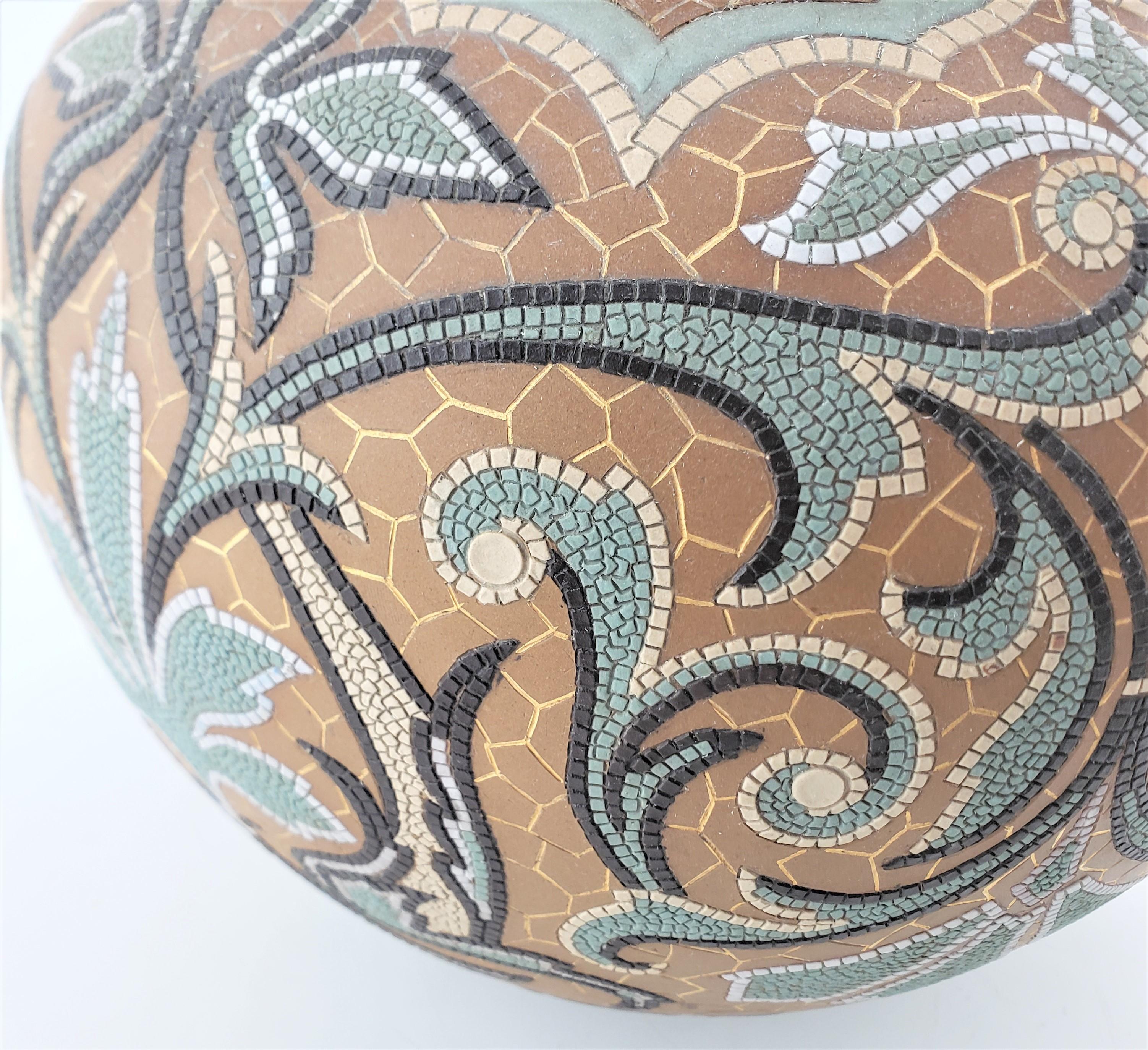 Grand vase ancien en poterie d'art d'agneau siliconé Doulton Lambeth en vente 3