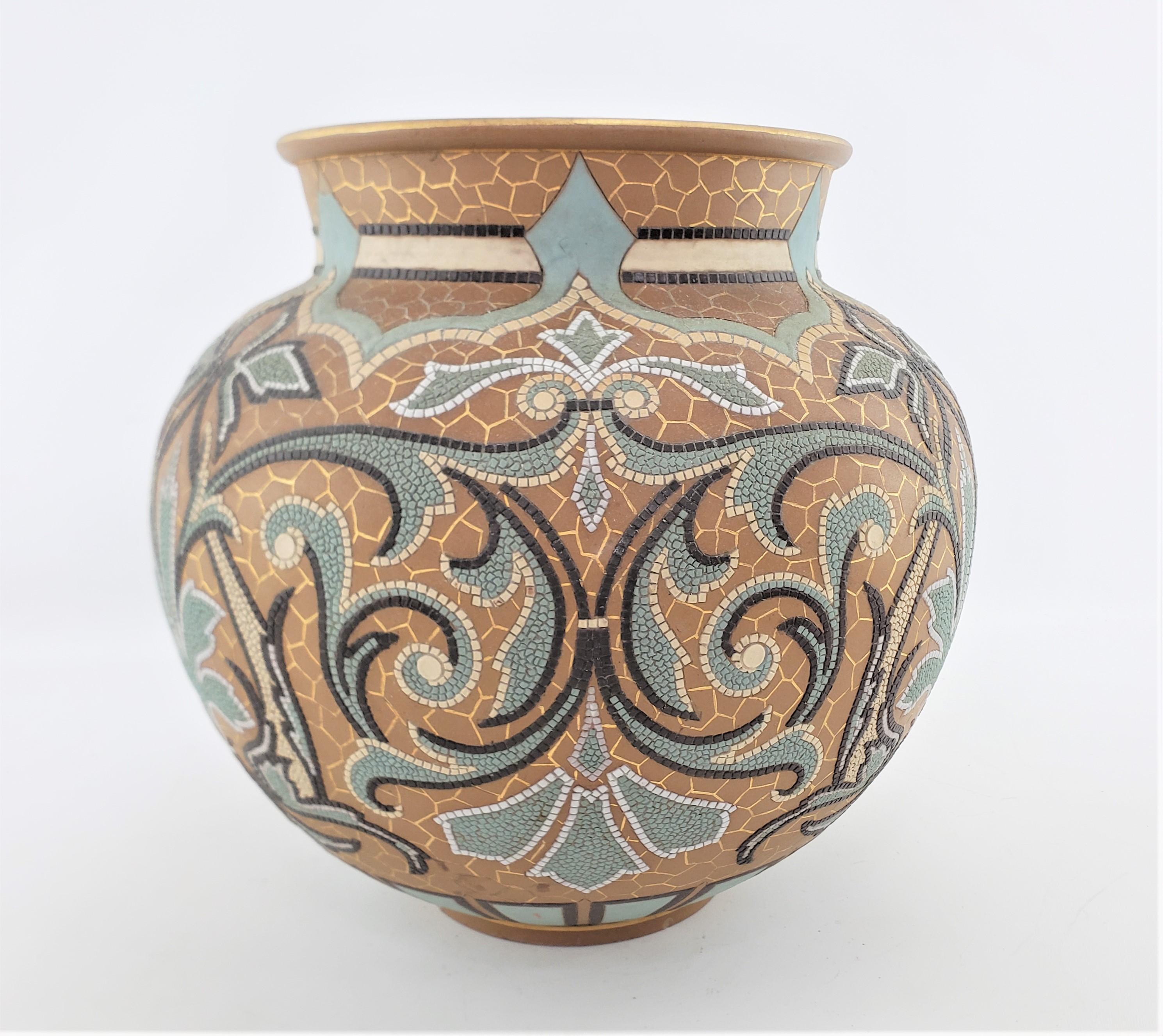 Victorien tardif Grand vase ancien en poterie d'art d'agneau siliconé Doulton Lambeth en vente