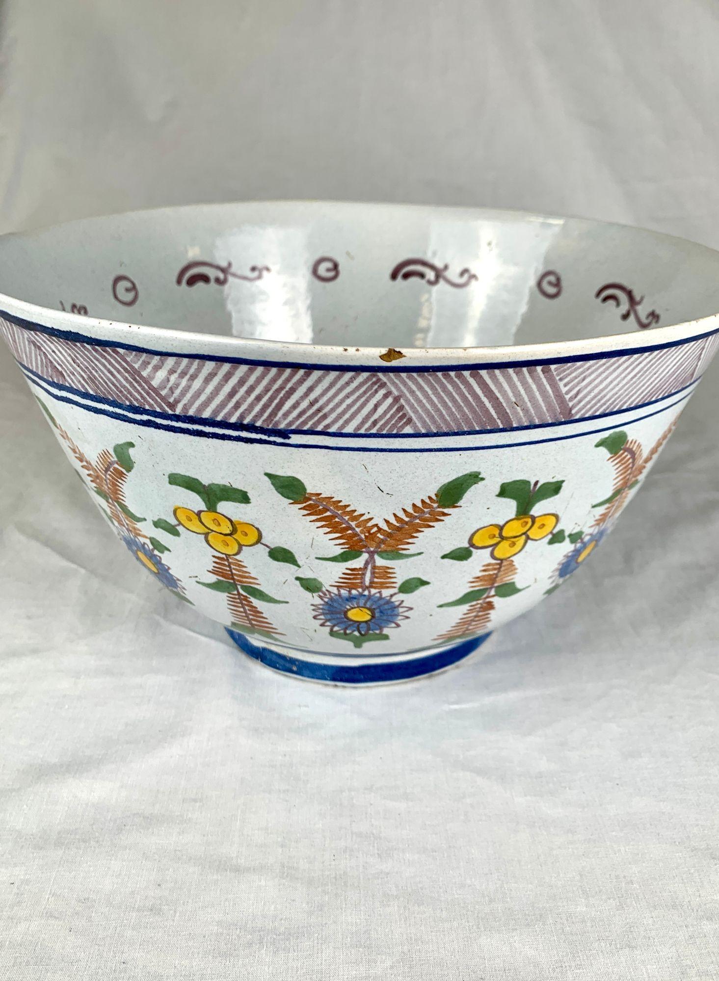 Large Antique Dutch Delft Bowl with Hand Painted Floral Decoration Circa 1880 In Good Condition For Sale In Katonah, NY