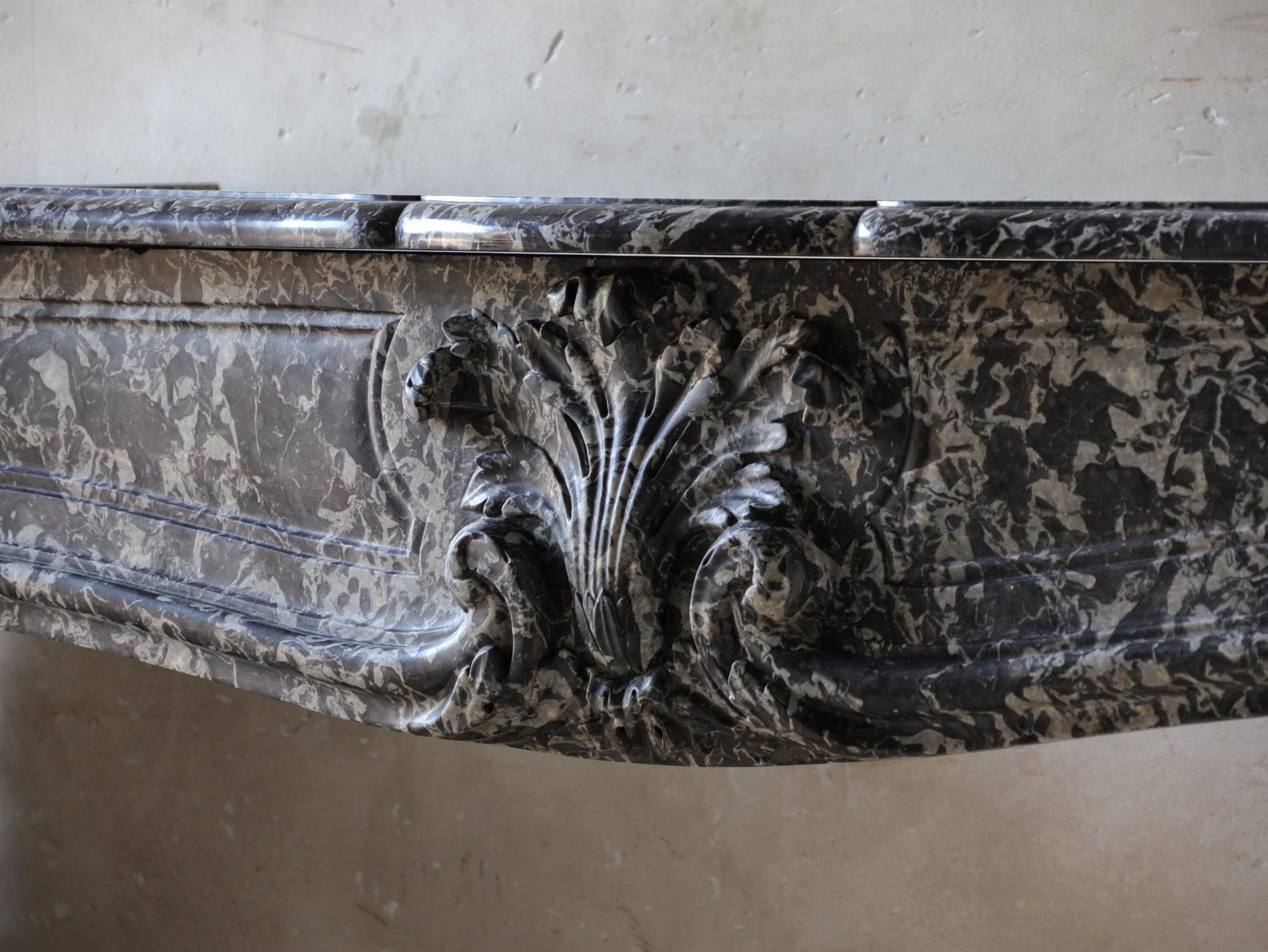 Marble Large antique Dutch Fireplace Mantel in St. Anne marble - 18th/19th Century For Sale