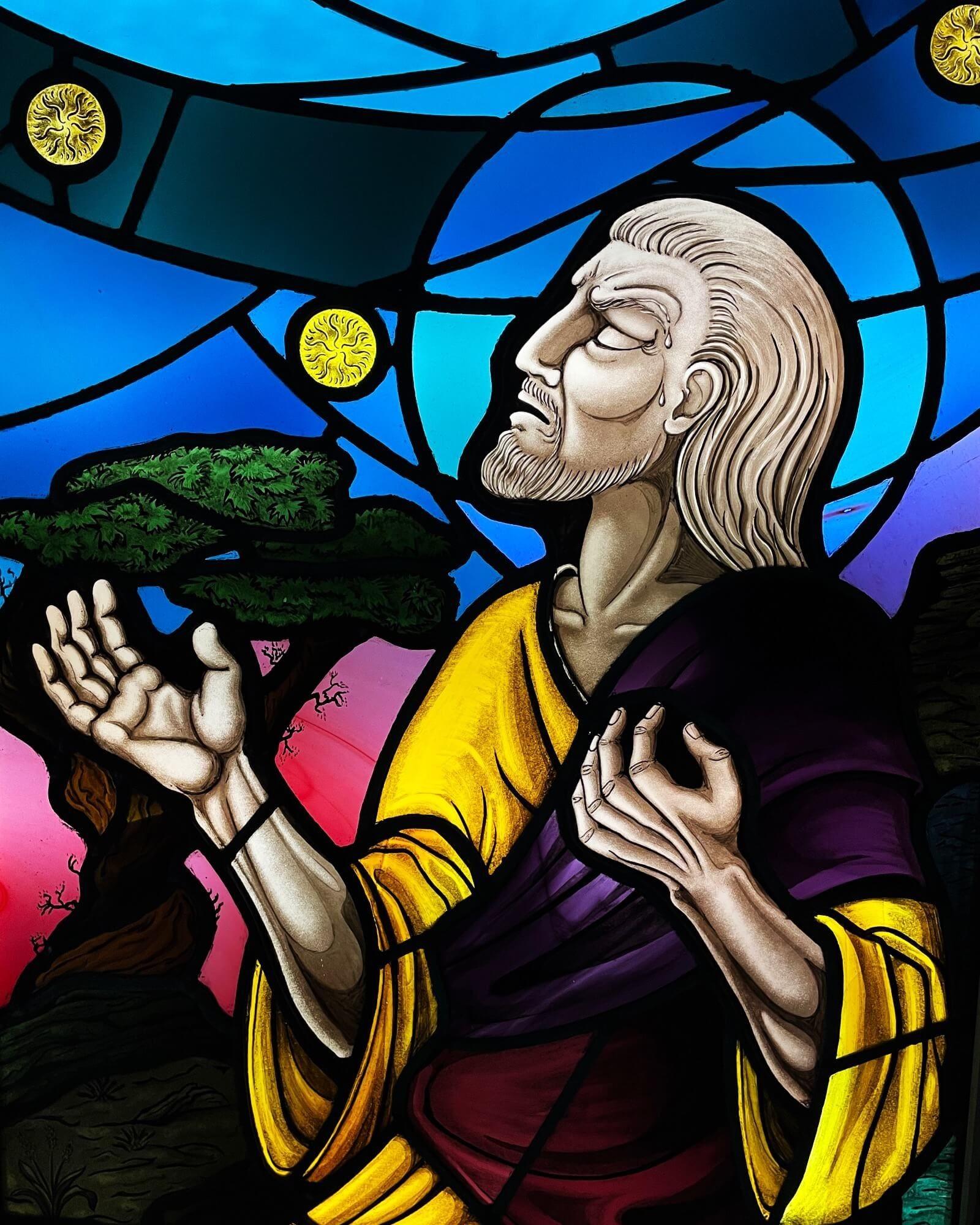 Großes antikes Ecclesiastischestisches Buntglasfenster von Jesus Christ (Art déco) im Angebot