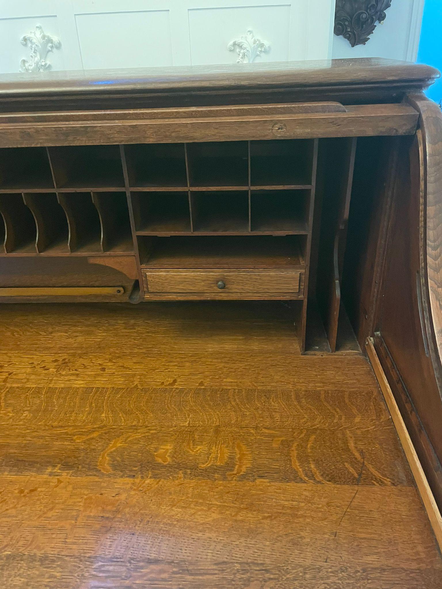 Large Antique Edwardian Freestanding Quality Oak Roll Top Desk In Good Condition For Sale In Suffolk, GB