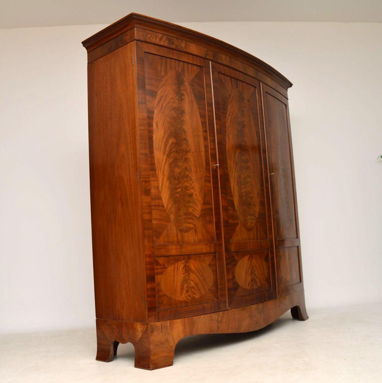 Large Antique Edwardian Inlaid Mahogany Wardrobe In Good Condition In London, GB