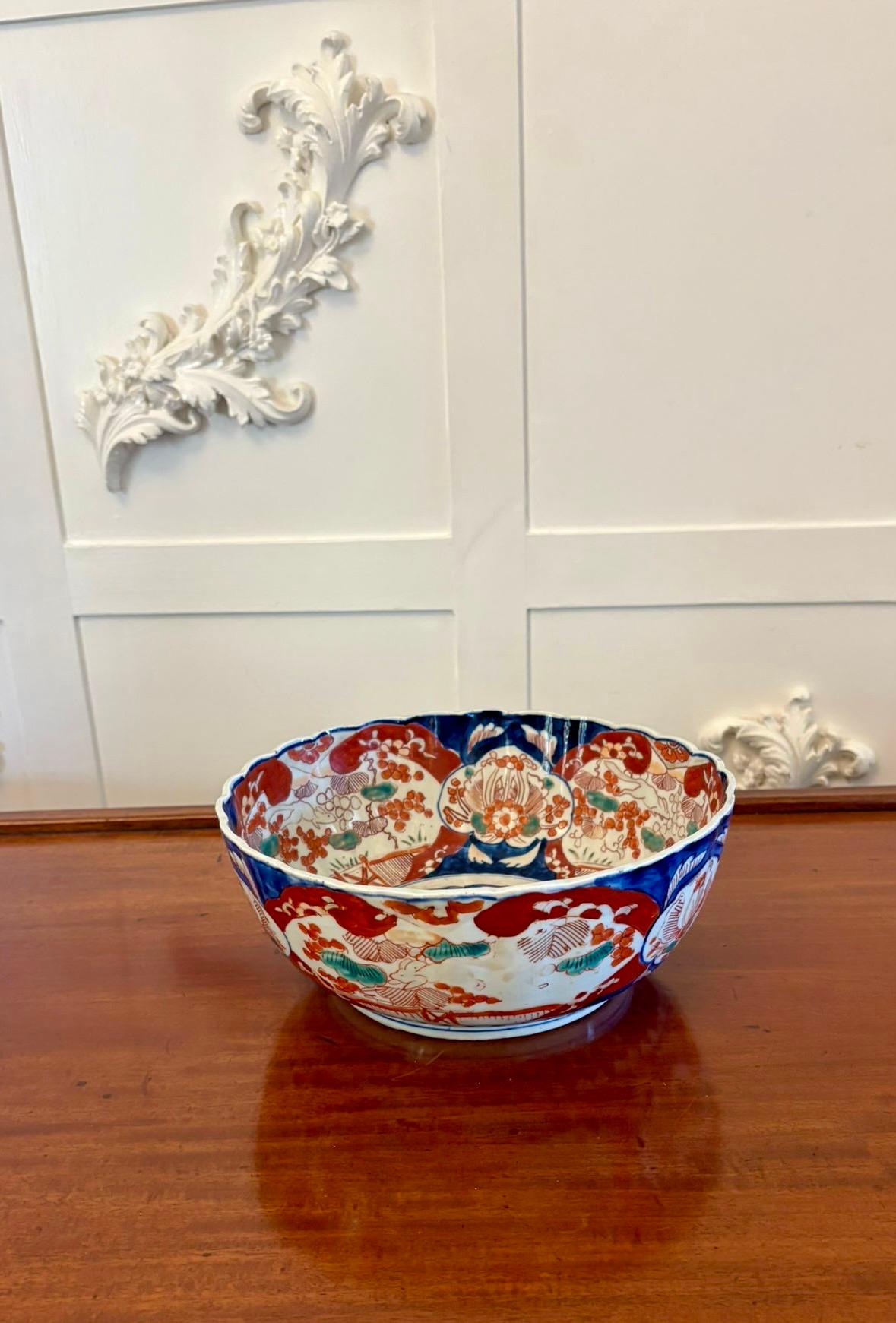 Große antike japanische Imari-Schale in edwardianischer Qualität im Angebot 2