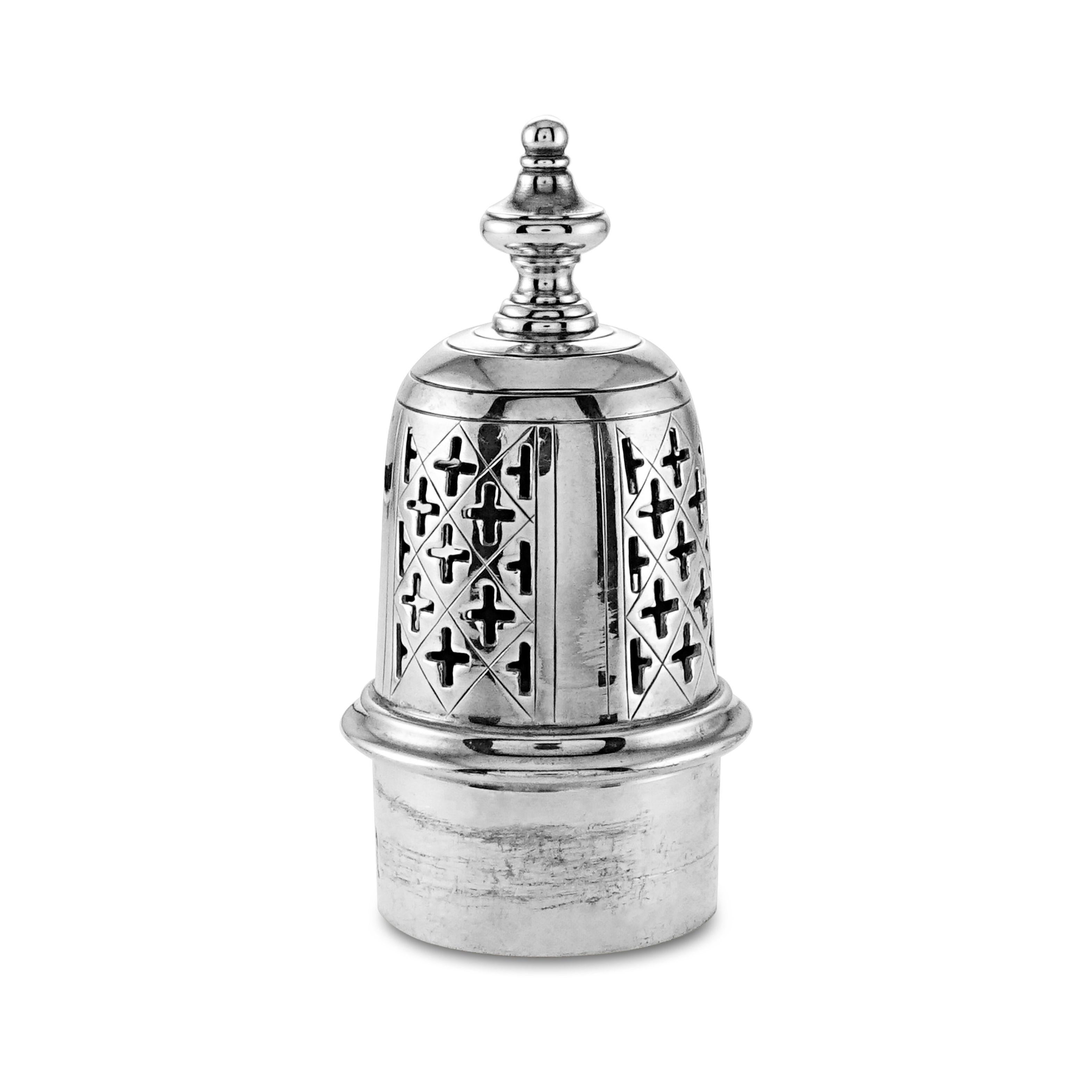 Large Vintage Antique Edwardian Sterling Silver Sugar Caster In Excellent Condition For Sale In Montreal, QC