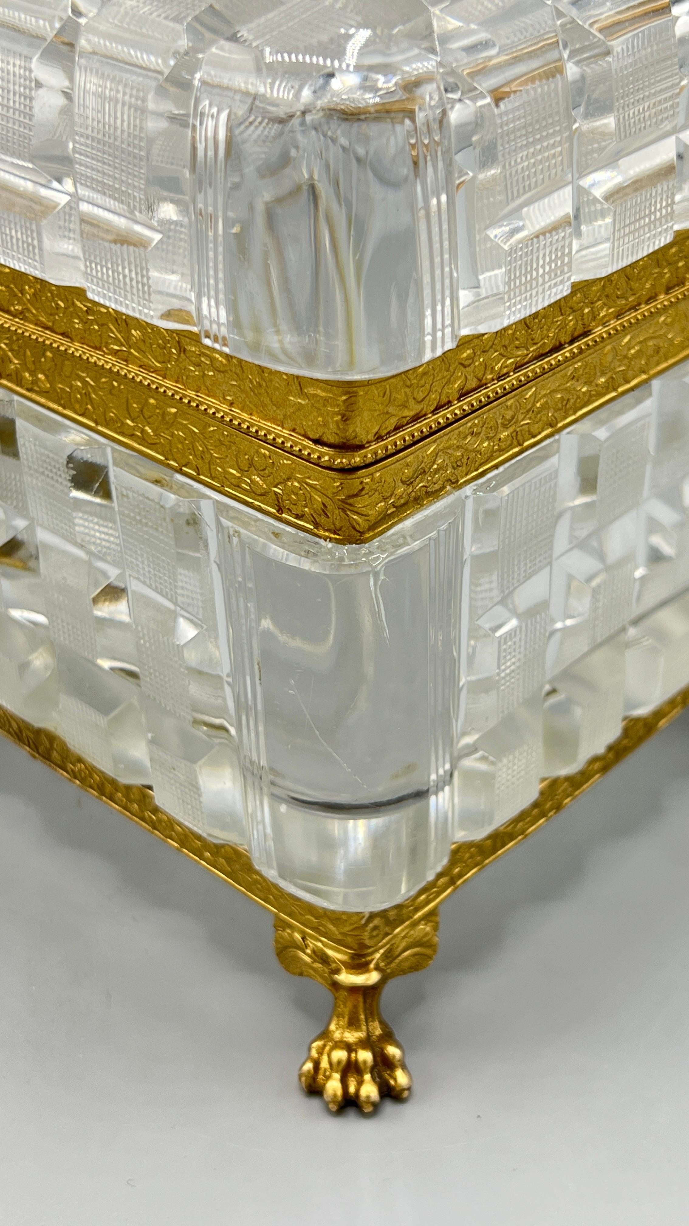 Début du 20ème siècle Grand style Empire ancien  Coffret / Boîte en cristal taillé et bronze doré en vente
