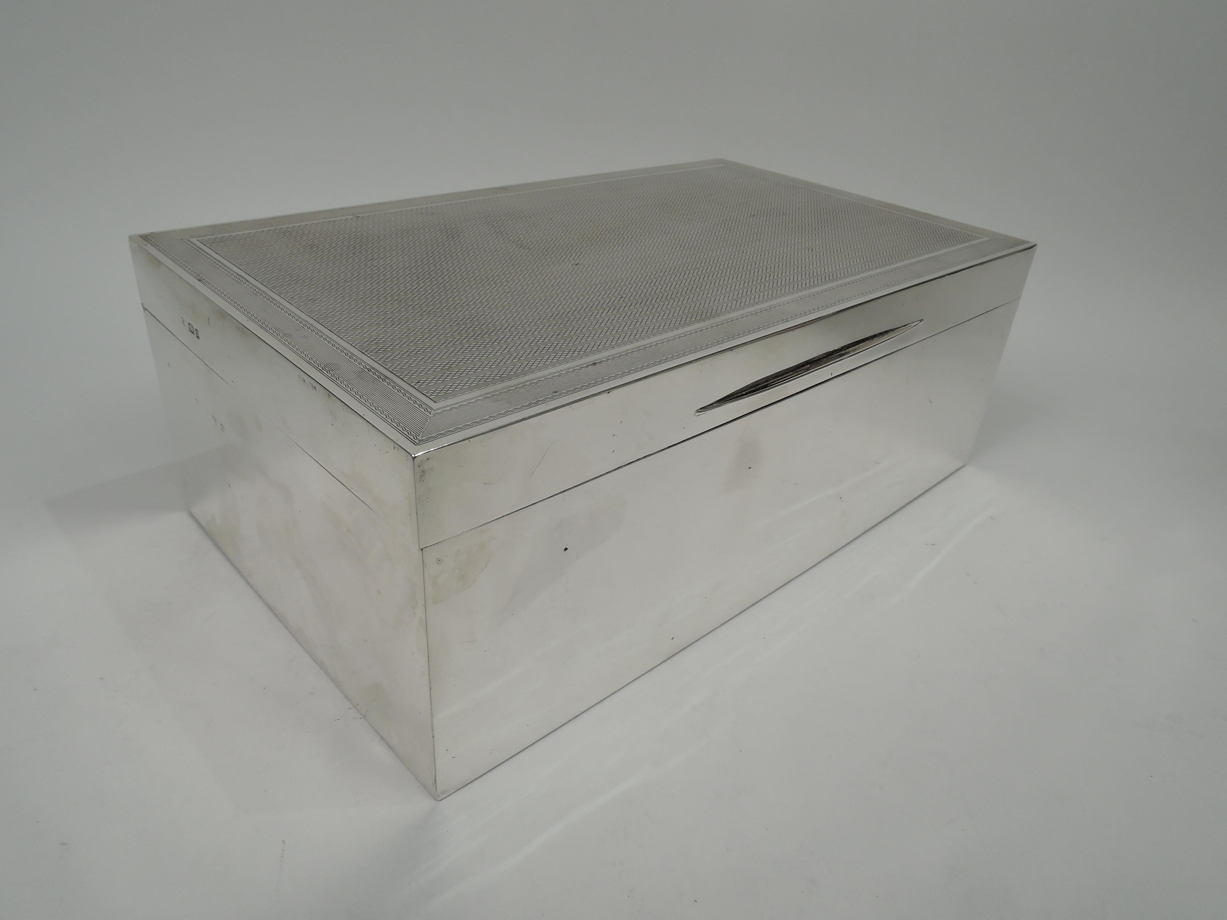 Large Antique English Art Deco Sterling Silver Cigar Box In Good Condition For Sale In New York, NY