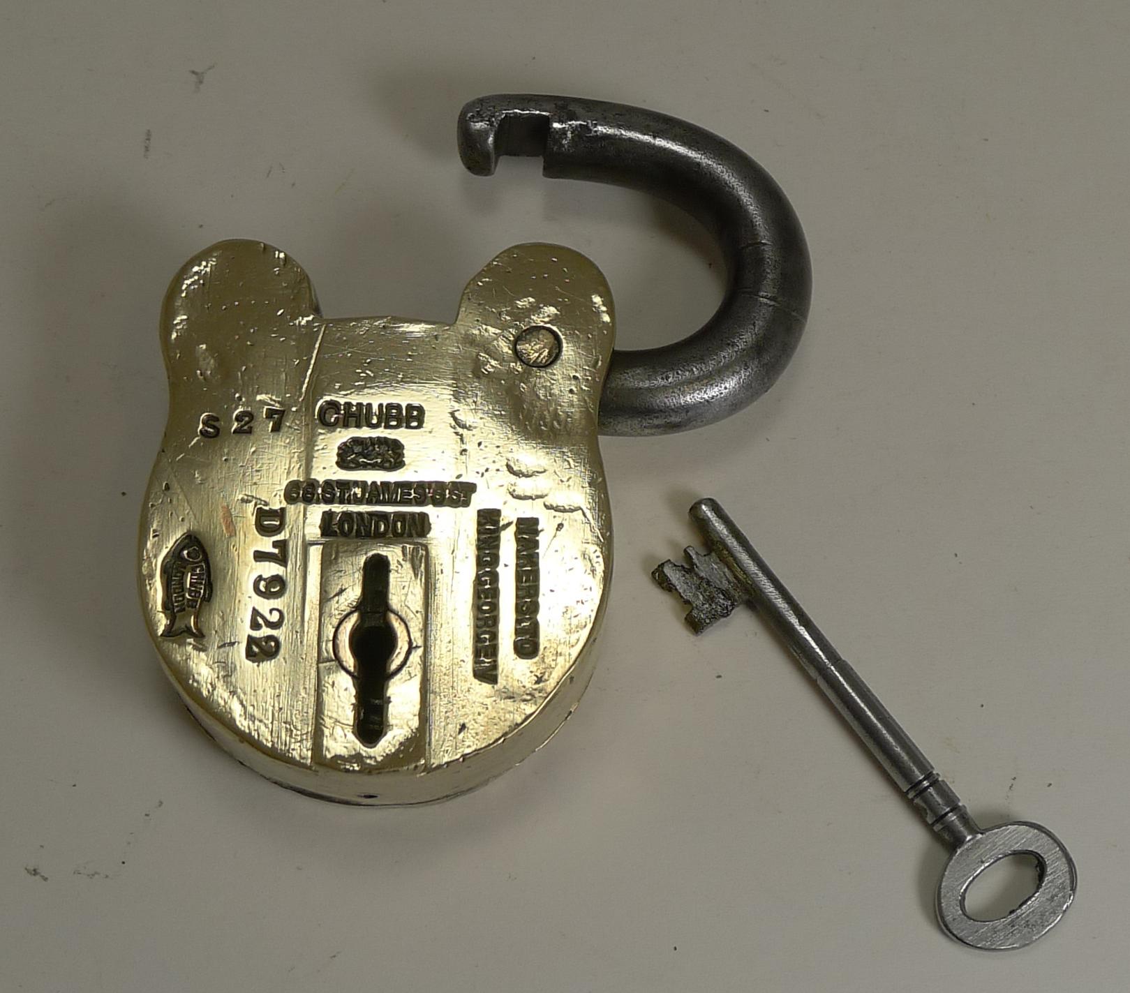 Large Antique English Brass and Steel Padlock by Chubb, London, circa 1880 In Good Condition In Bath, GB