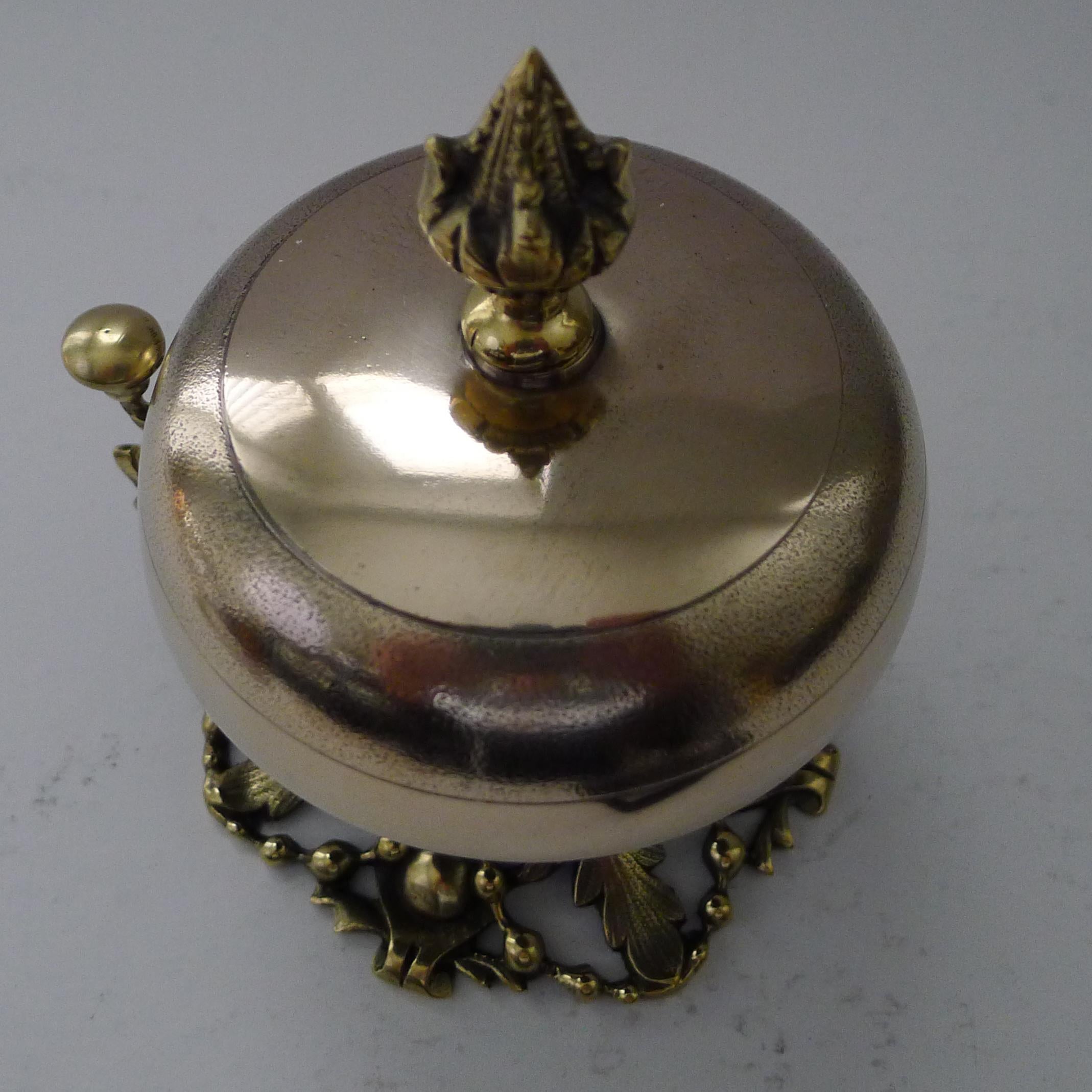 Large Antique English Brass Desk / Counter Bell c.1890 In Good Condition For Sale In Bath, GB