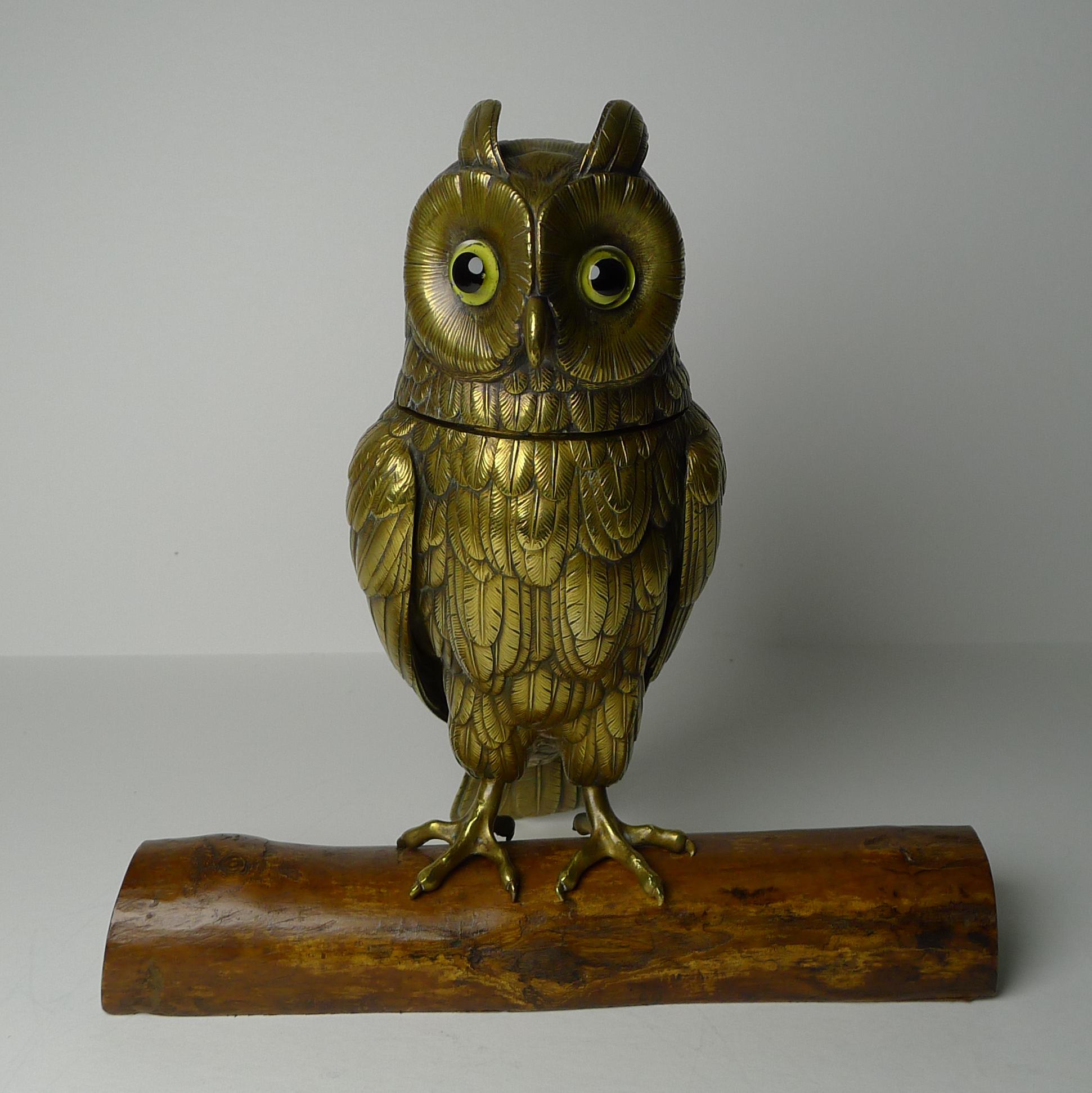 A wonderful and rare large figural inkwell, beautifully executed in the form of an Owl with fine detail. 

The hinged head lifts to reveal a fitted ink chamber which looks to be a clock part that the manufacturer has used in the same workshop