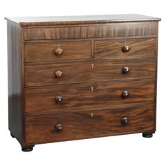 Large antique English chest of drawers/commode from the early 19th century