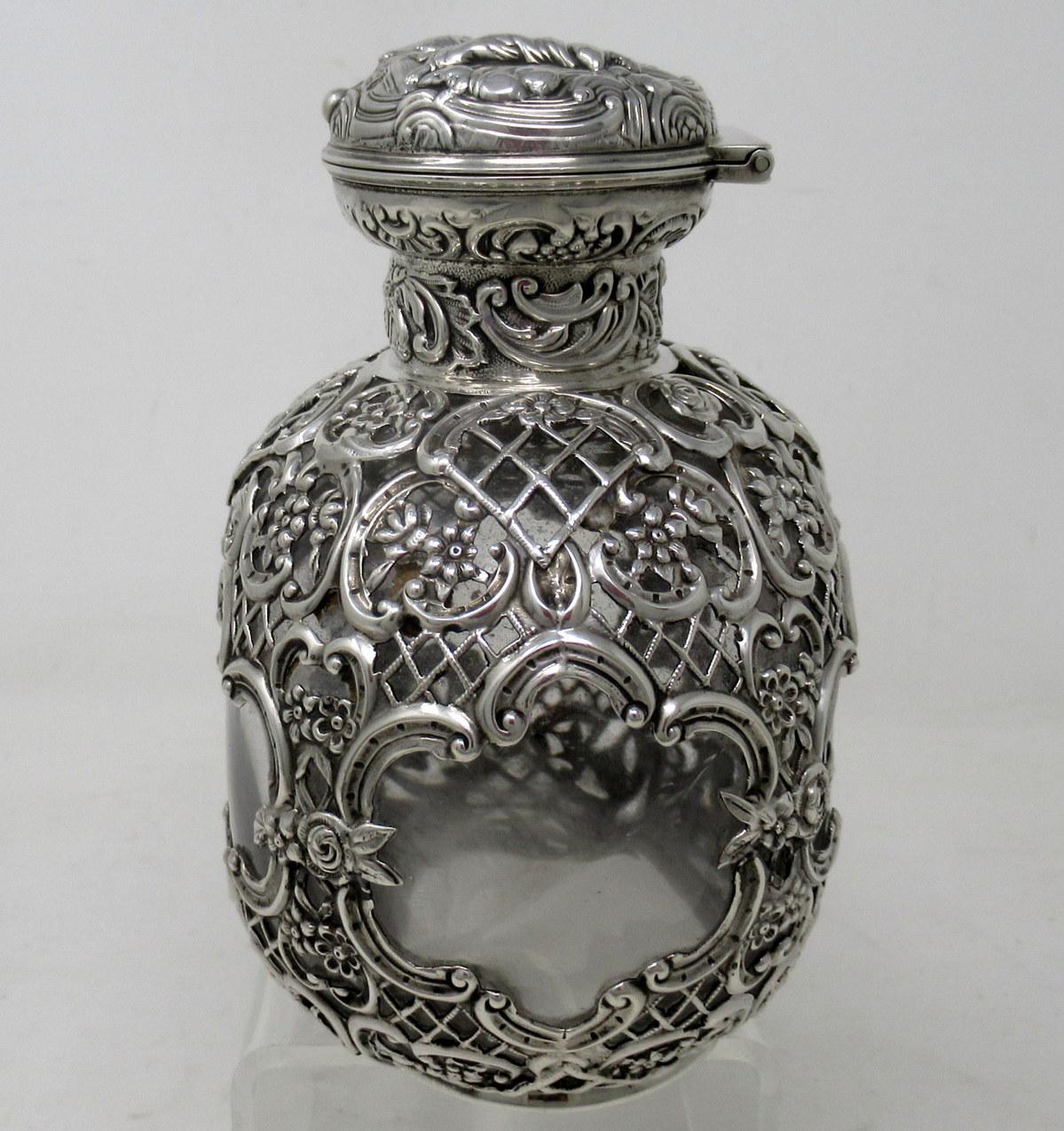 Victorian Large Antique English Crystal Sterling Silver Scent Perfum Bottle William Comyns