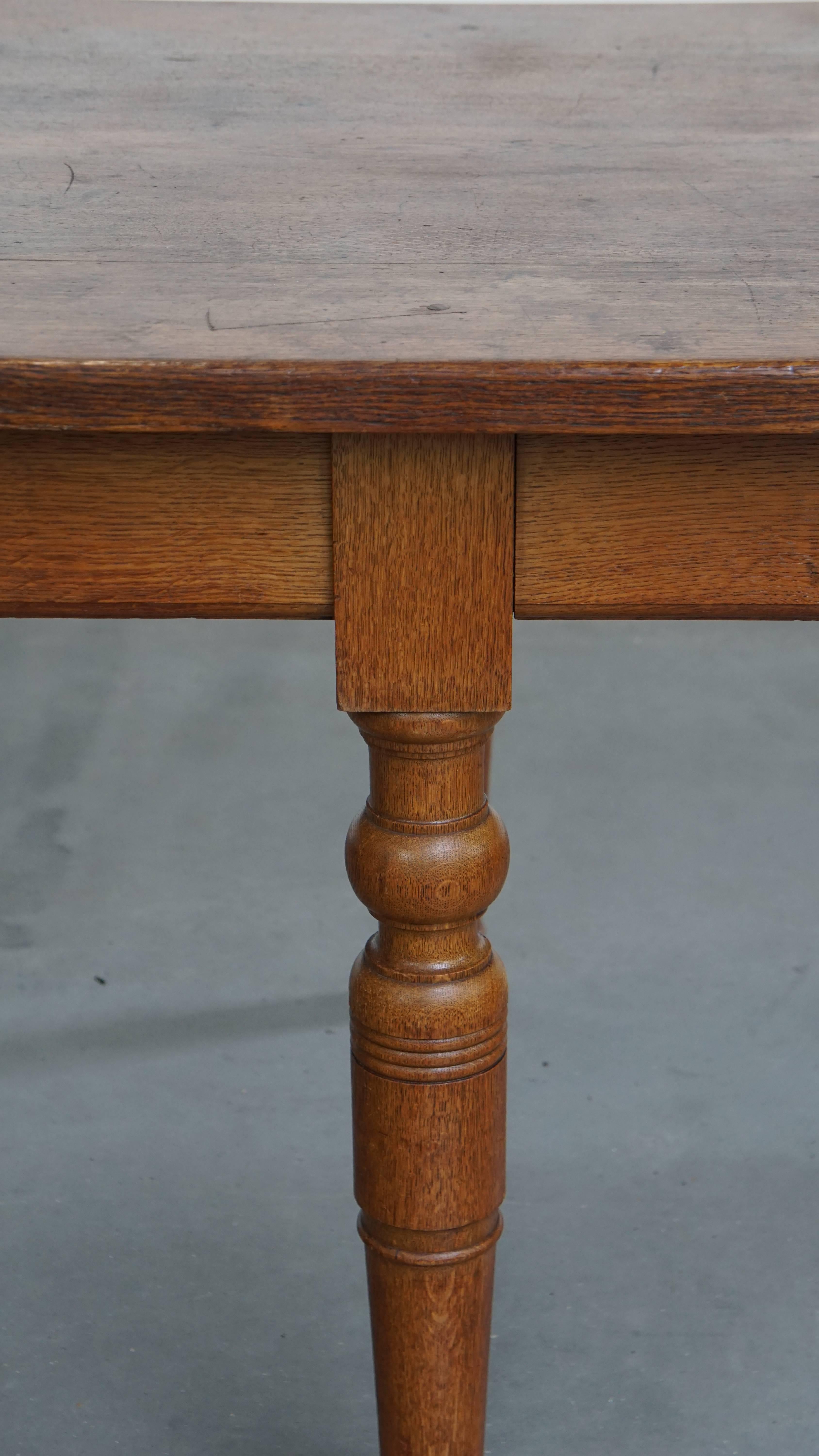 Large Antique English Dining Table Made of Oak For Sale 3