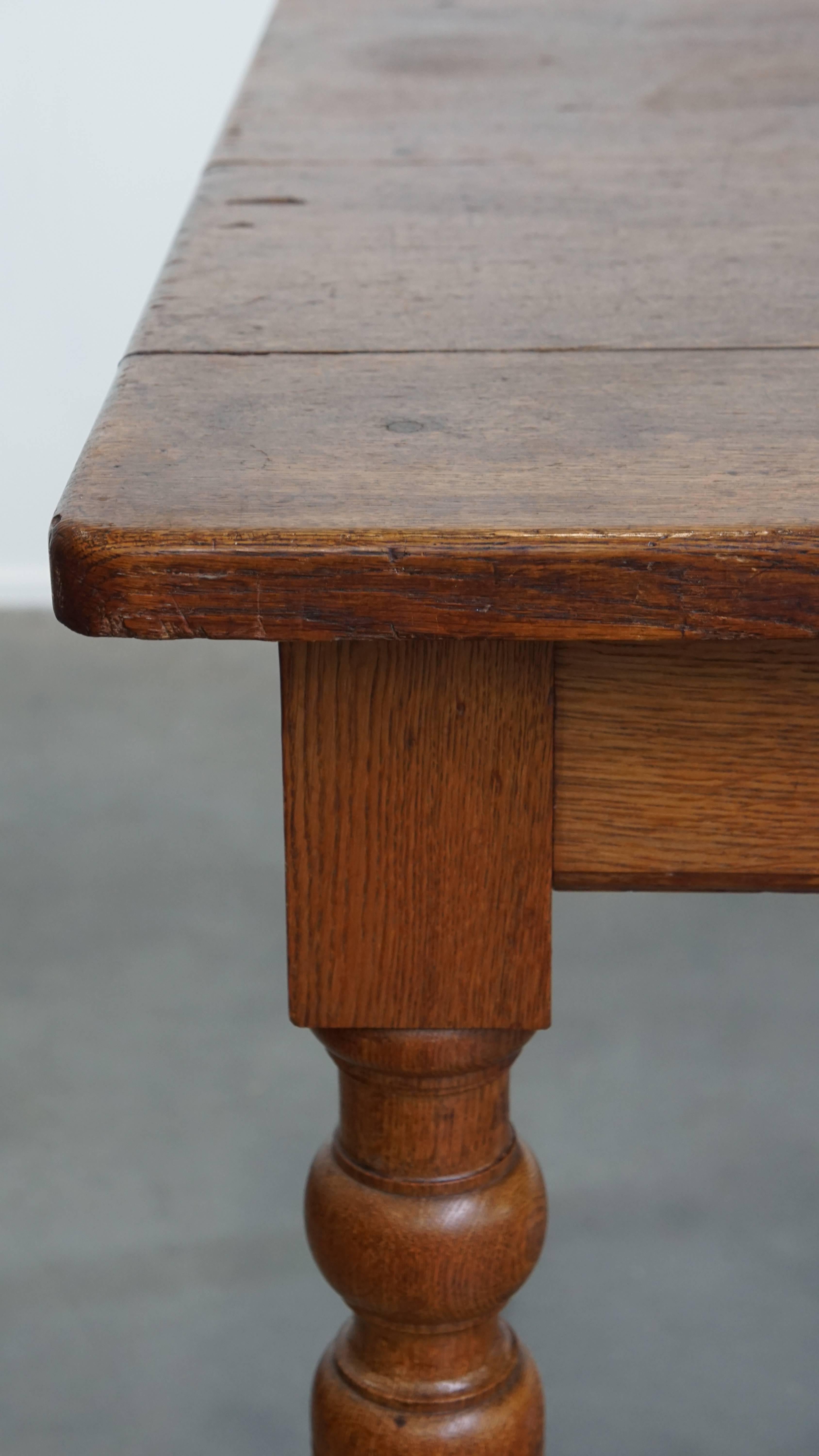 Large Antique English Dining Table Made of Oak For Sale 4