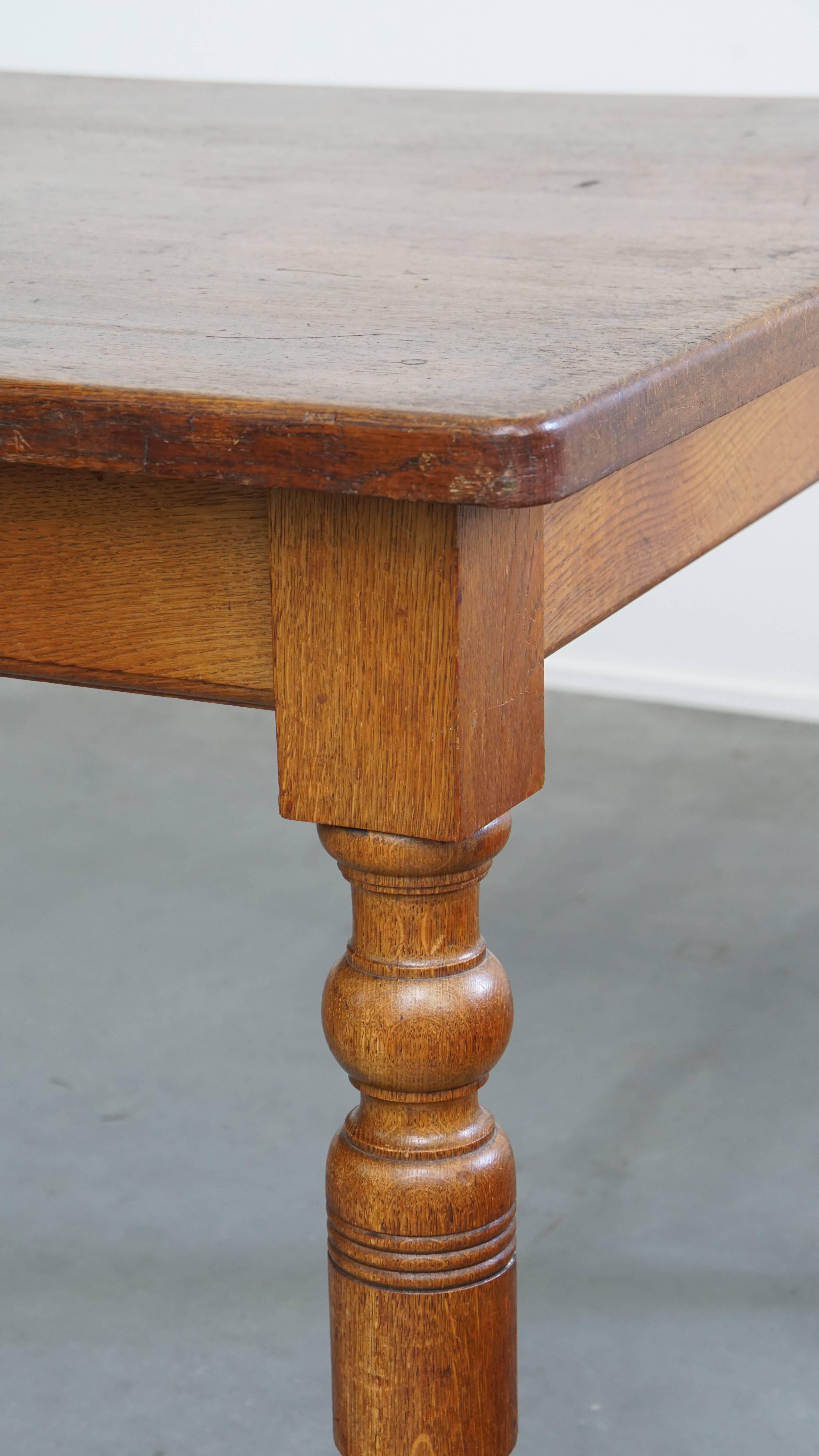 Large Antique English Dining Table Made of Oak For Sale 8