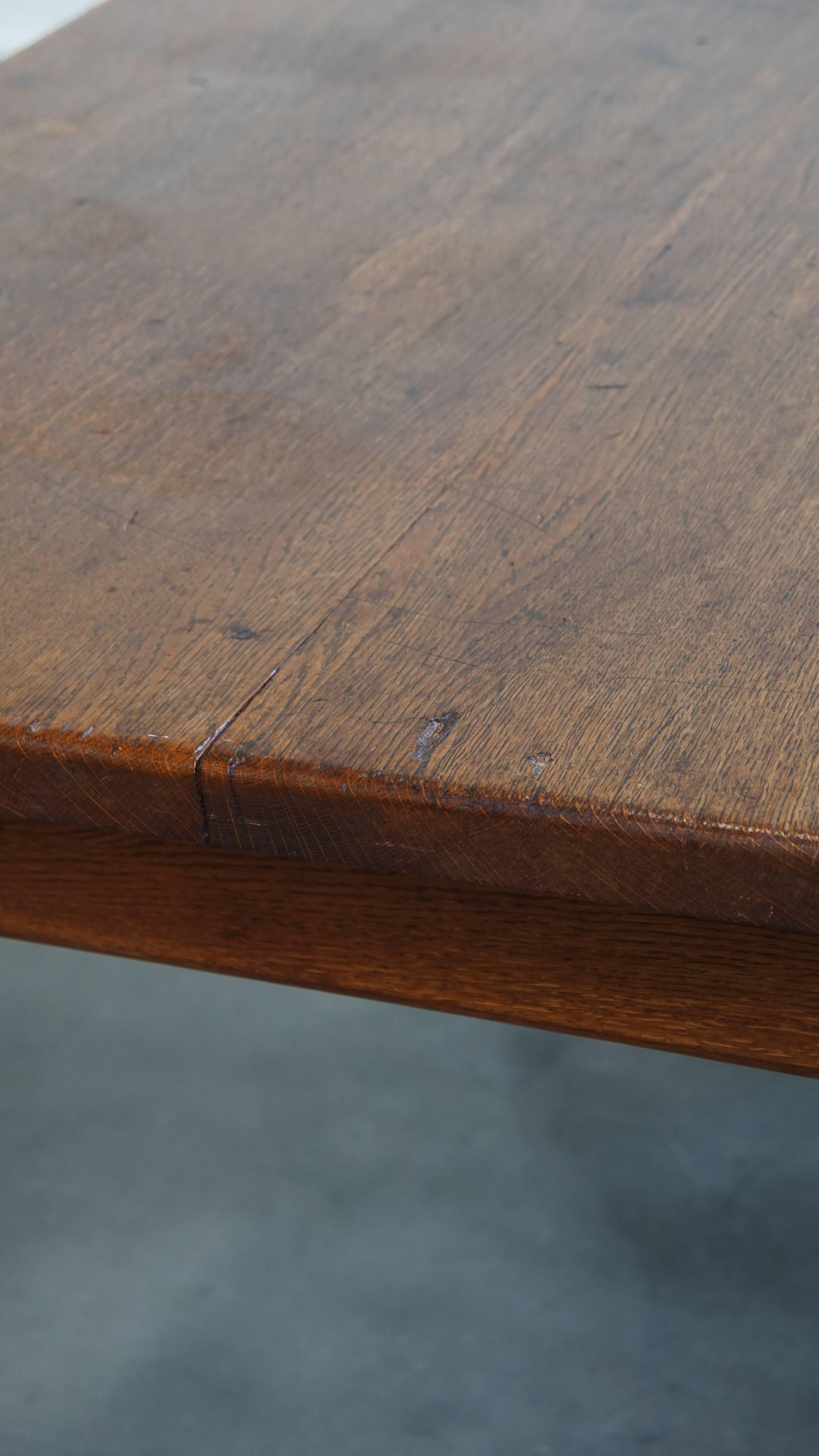 Large Antique English Dining Table Made of Oak For Sale 11