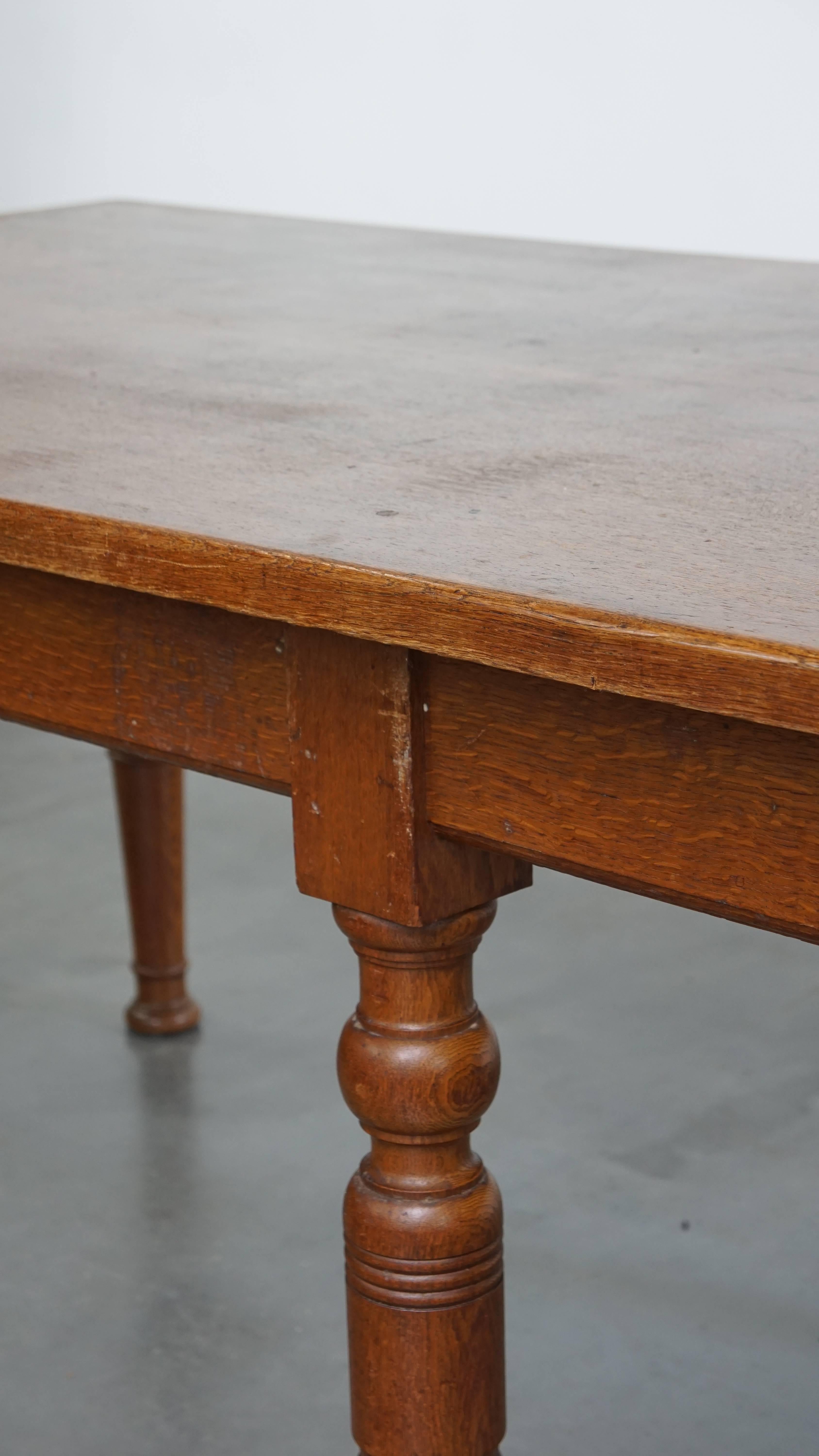 Large Antique English Dining Table Made of Oak For Sale 12