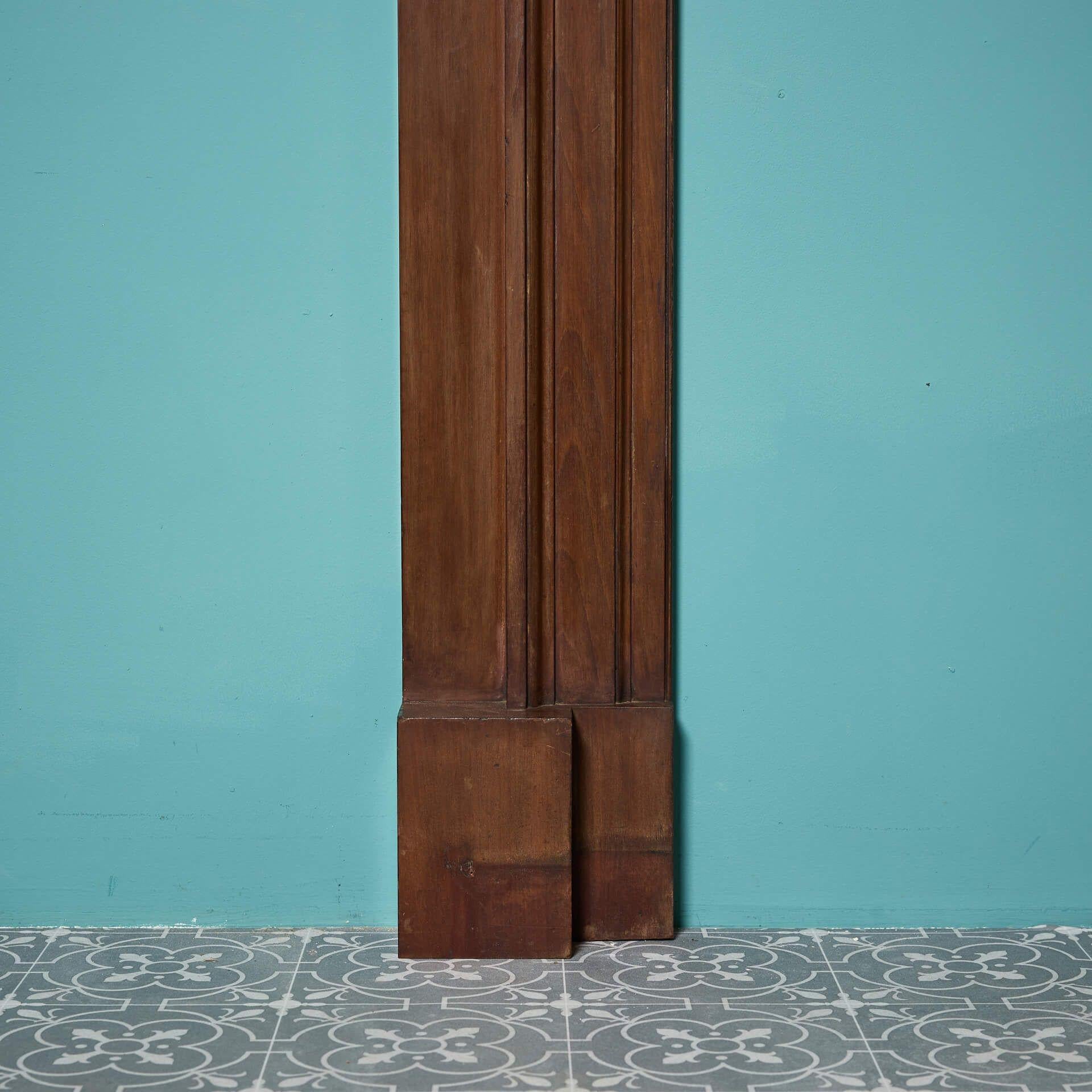 Gran chimenea antigua inglesa de caoba Madera en venta