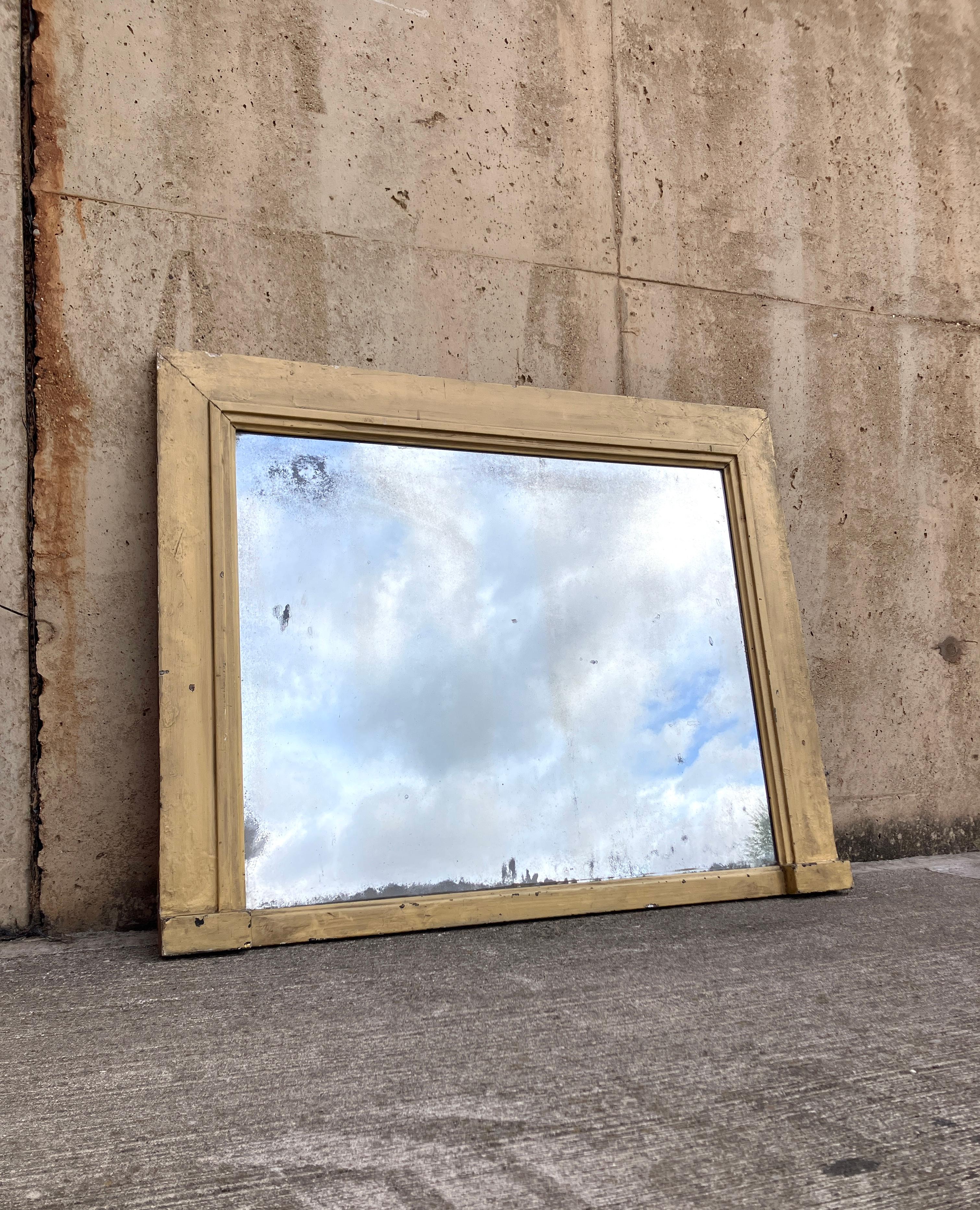 Argenté Grand Antique Mantel Mirror anglais en jaune clair Art Deco en vente