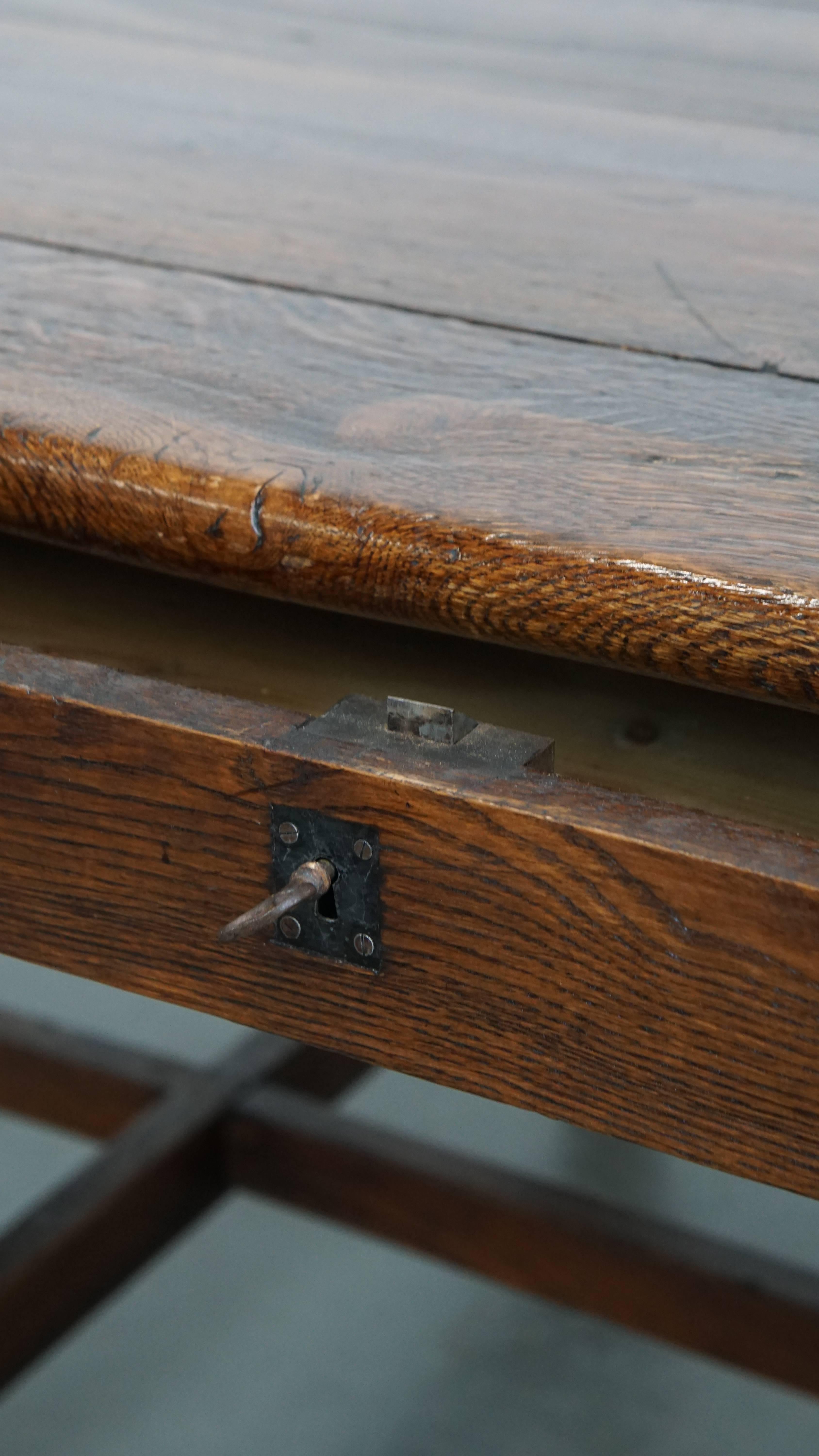 Large Antique English Oak Dining Table from the Early 19th Century For Sale 4