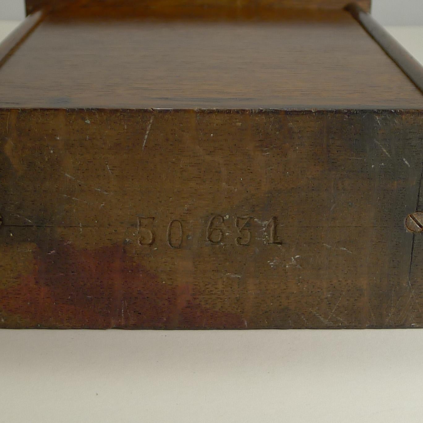 Large Antique English Oak Perpetual Desk Calendar, circa 1900 In Good Condition In Bath, GB