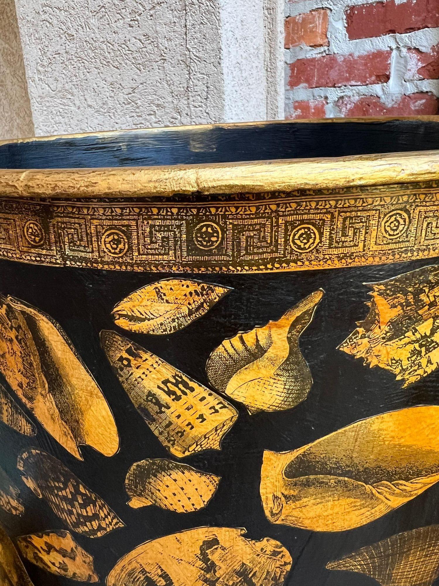 LARGE Antique English Planter Cachepot Black Metal Lacquer SHELL Decoupage c1890 For Sale 12