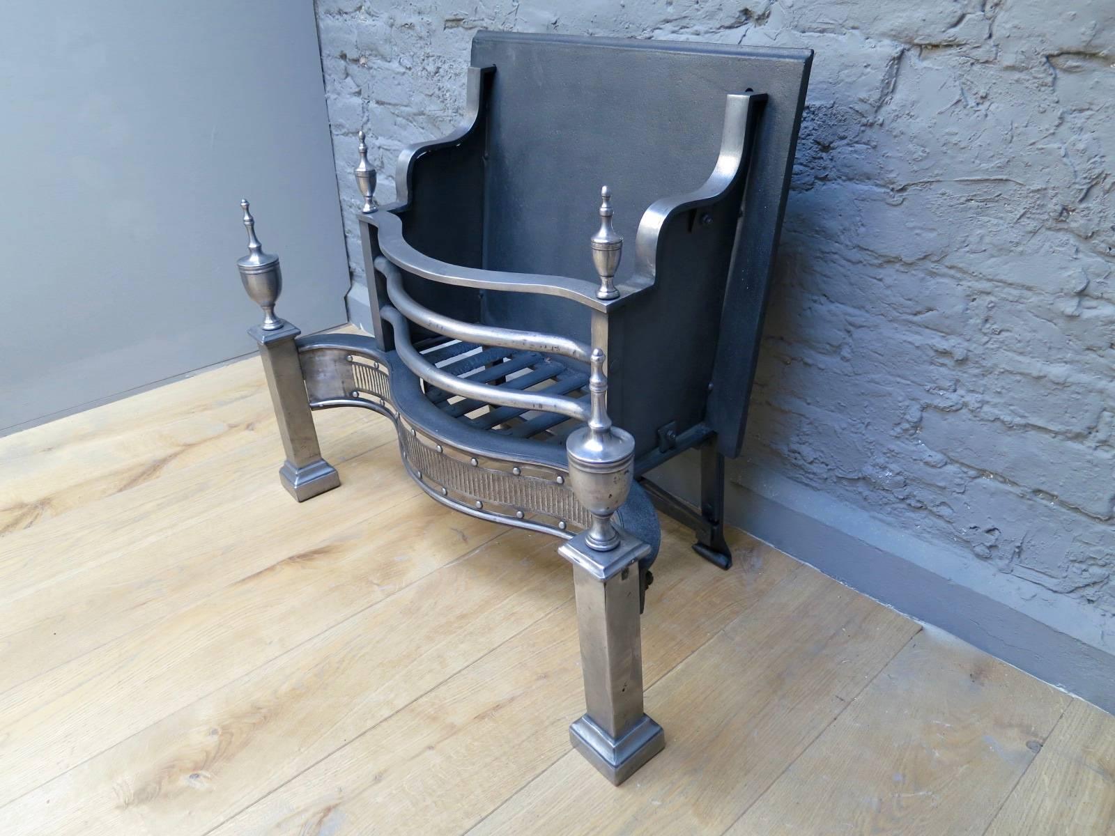 Large Antique English Polished Steel Fire Grate In Good Condition In London, GB