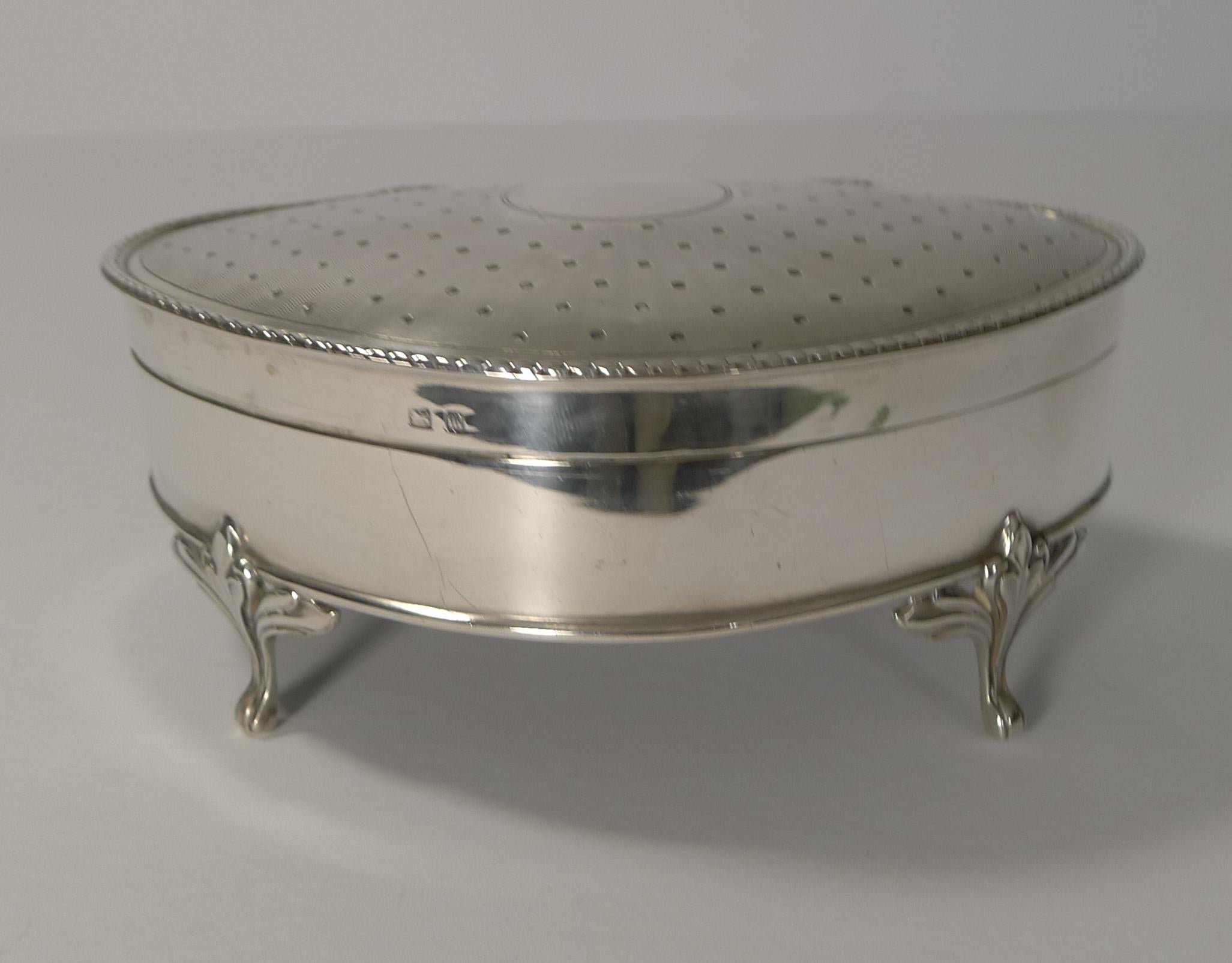 Large Antique English Silver Jewelry / Ring Box, 1911 2