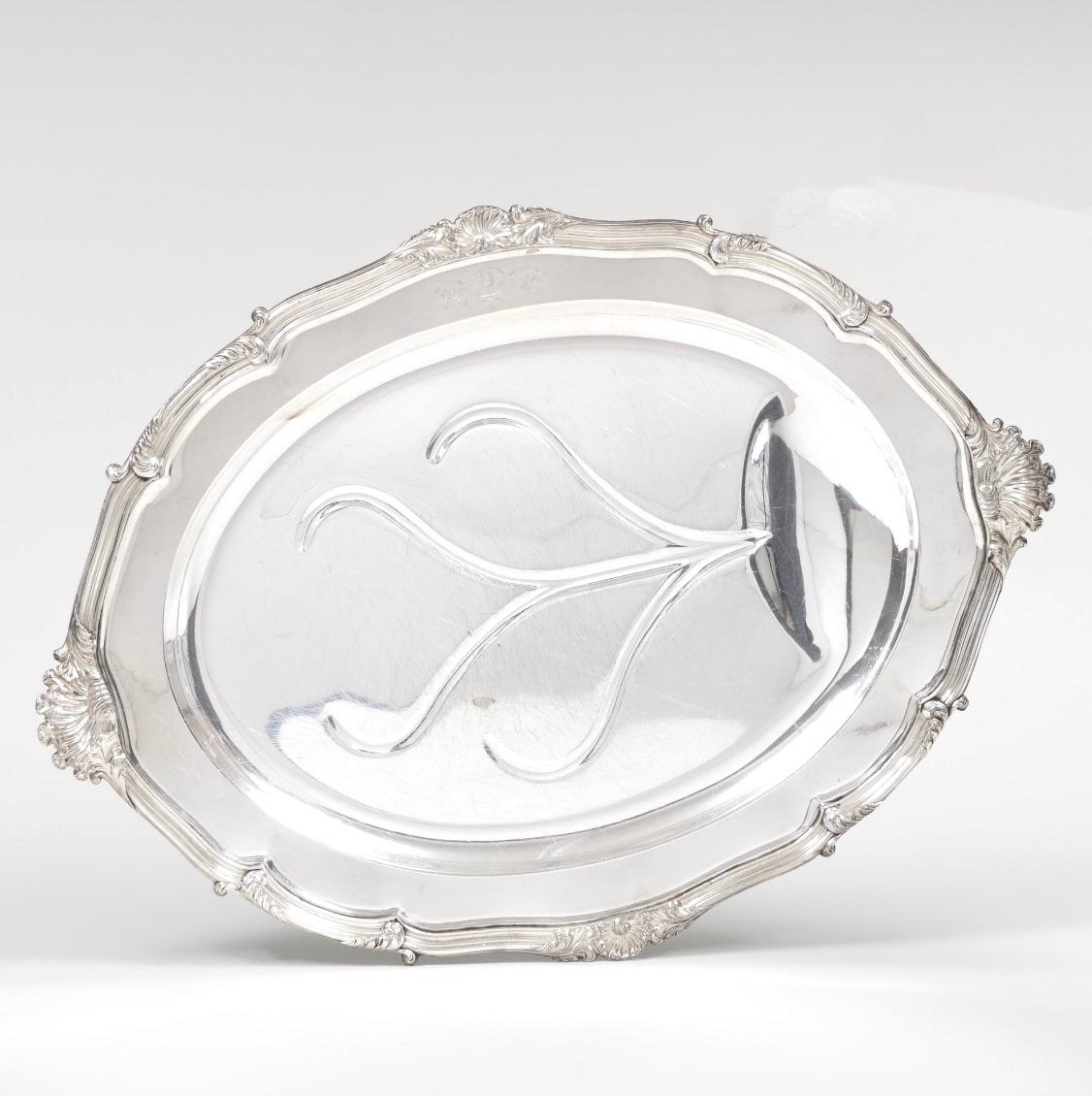 Gran vajilla antigua inglesa de plata Armorial Cloche & Warming Tray en venta 5