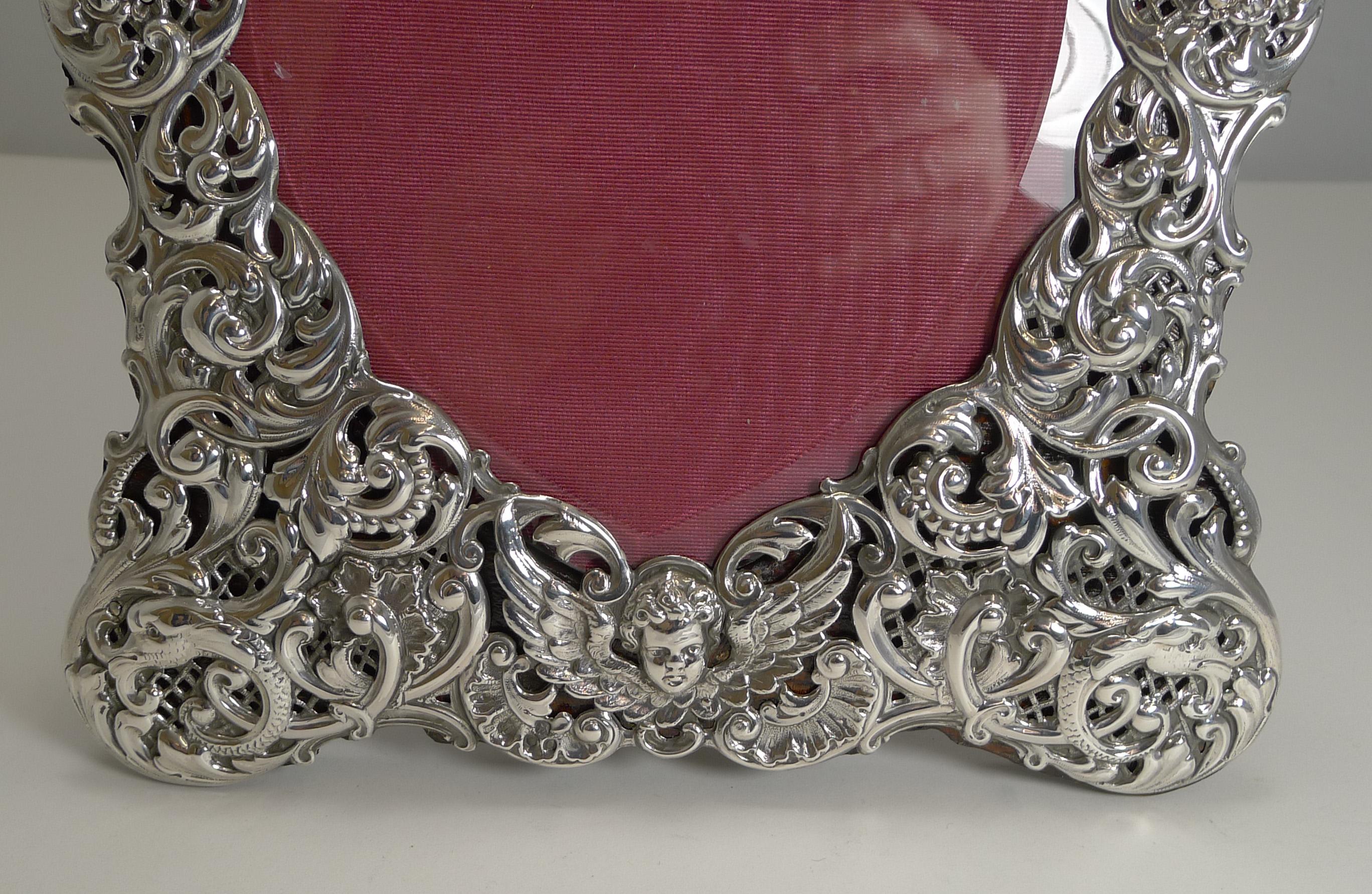Large Antique English Sterling Silver Photograph/Picture Frame - Heart - 1898 In Good Condition In Bath, GB