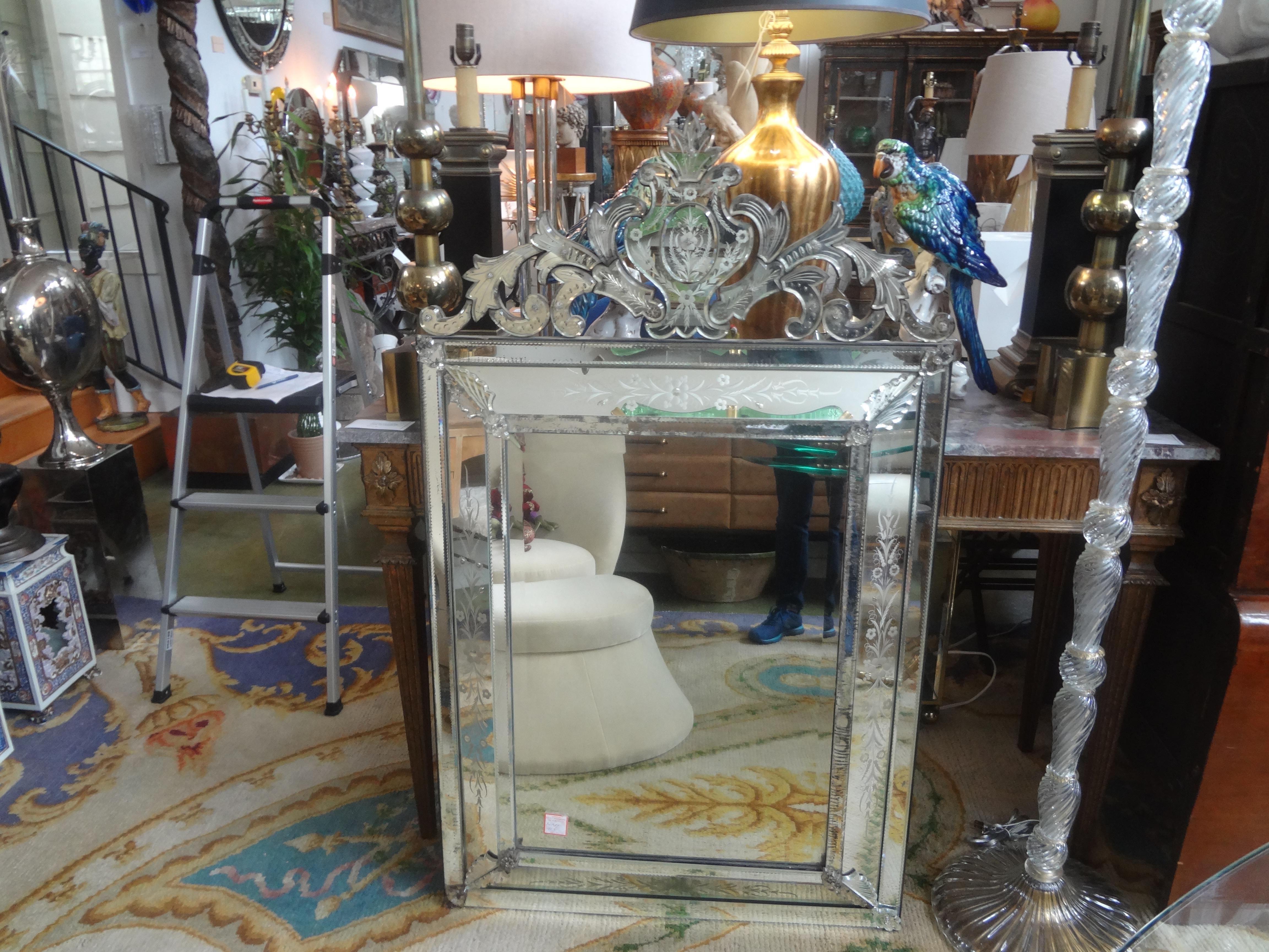Grand miroir vénitien ancien gravé et biseauté en vente 4