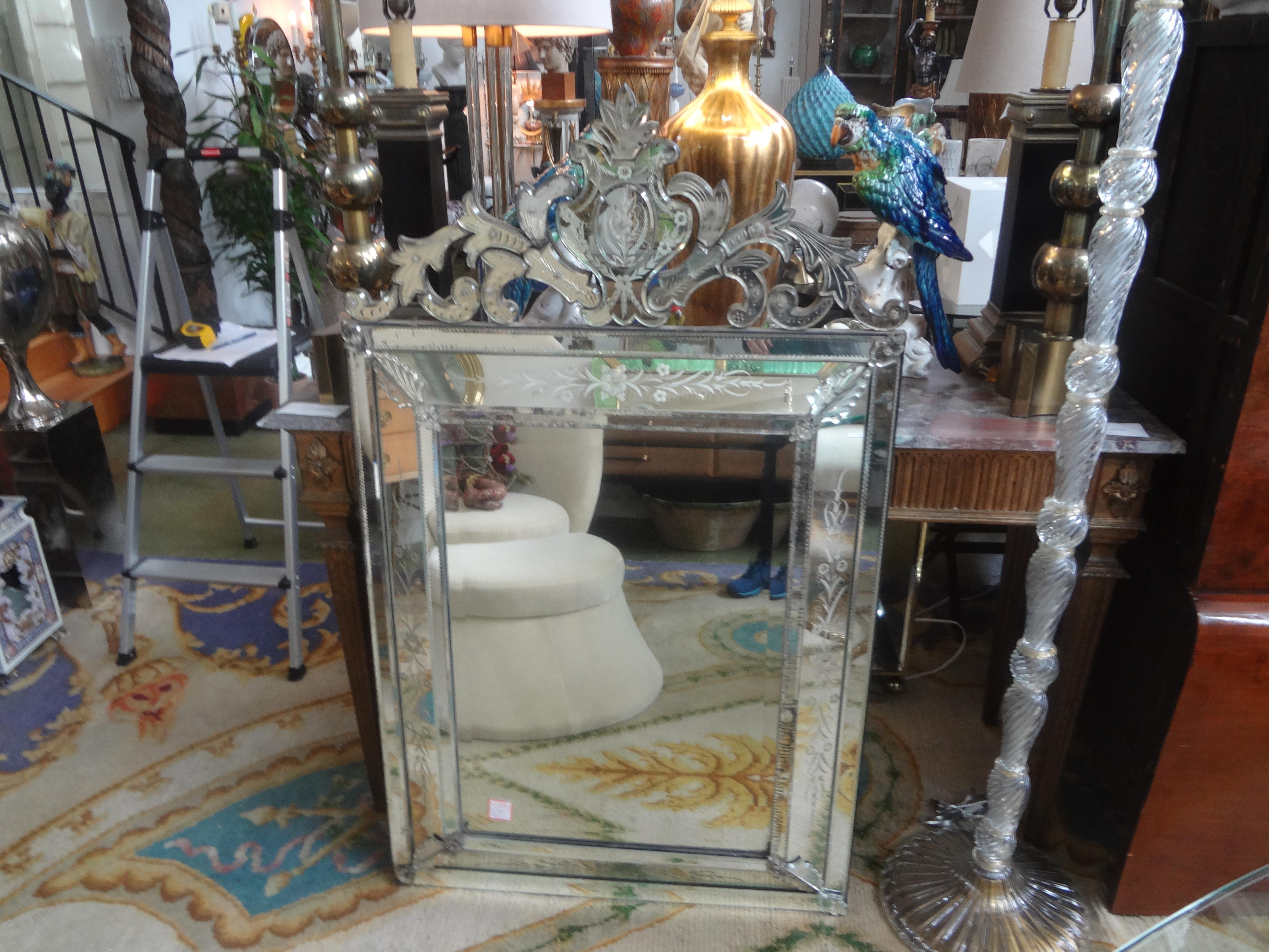 Grand miroir vénitien ancien gravé et biseauté en vente 6