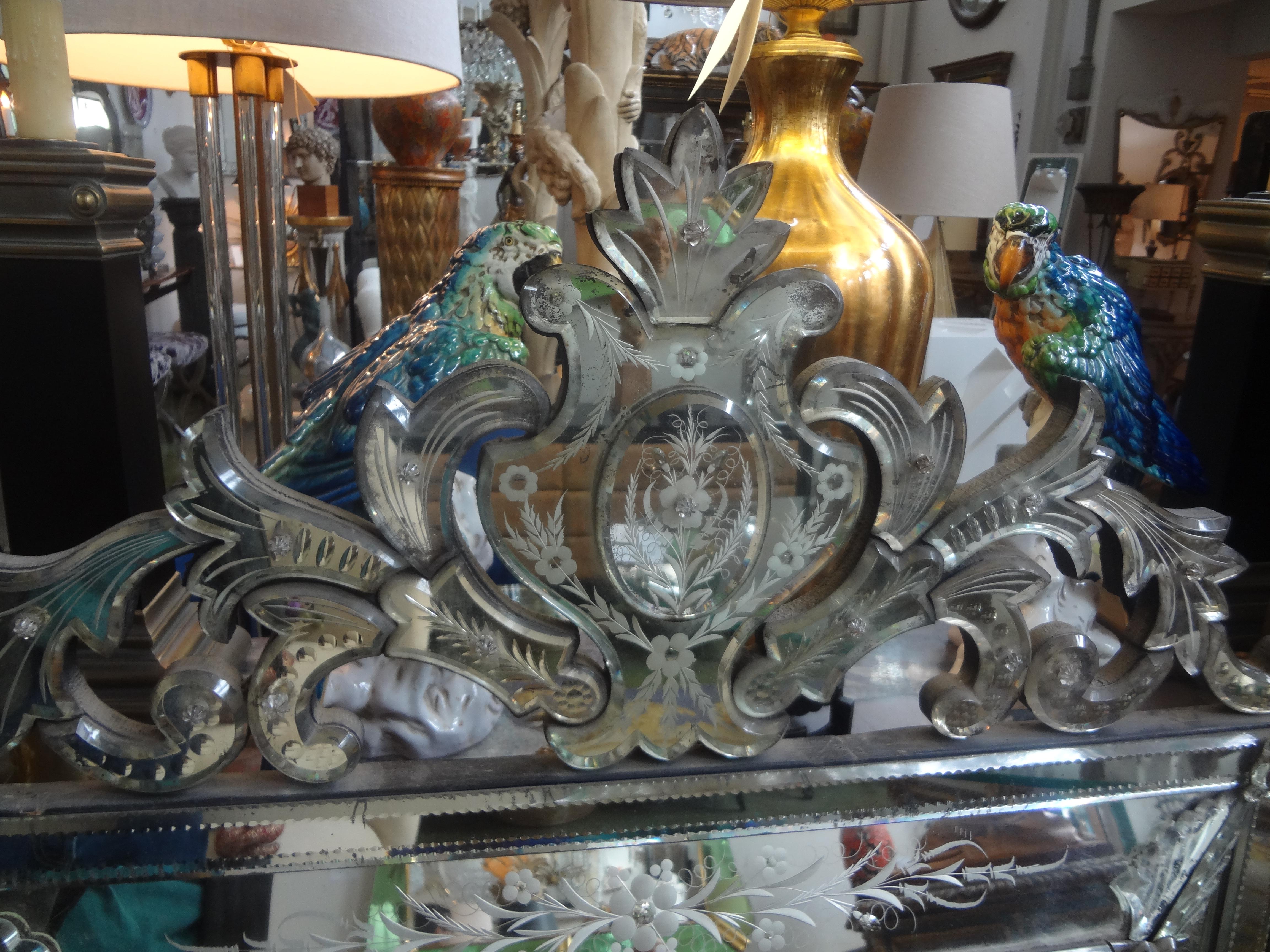 Großer antiker geätzter und abgeschrägter venezianischer Spiegel im Zustand „Gut“ im Angebot in Houston, TX