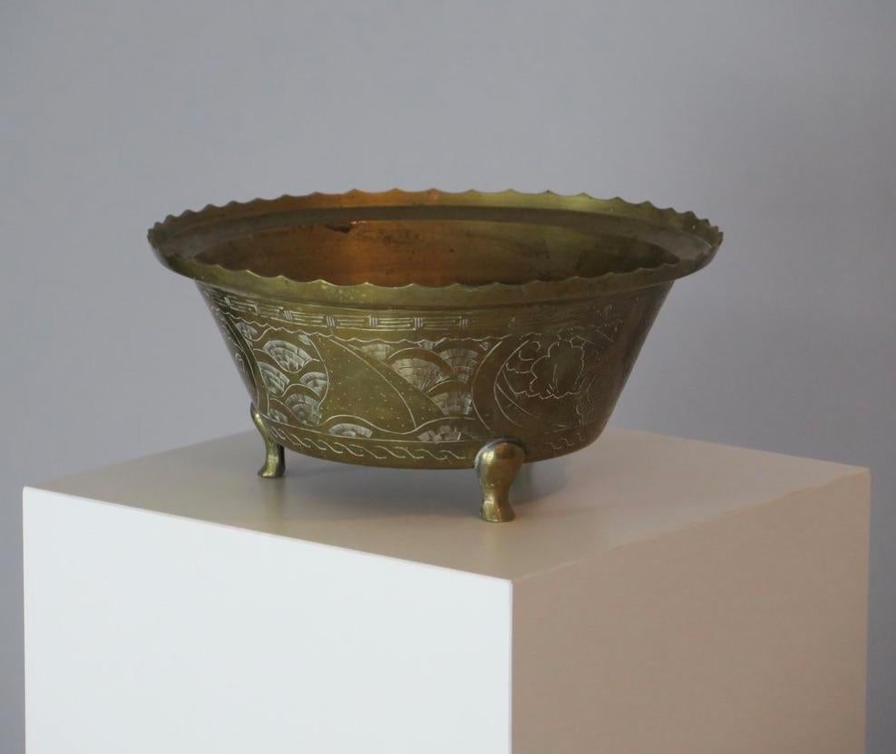 Large Antique Etched Brass Bowl, China In Good Condition For Sale In Pittsburgh, PA